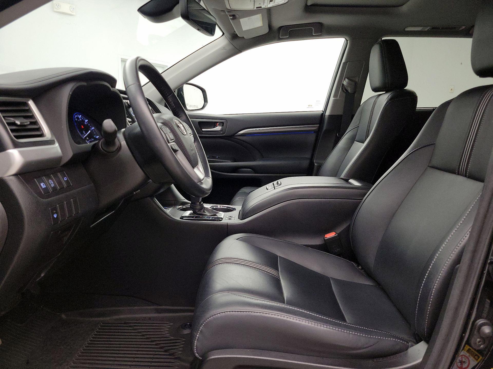 Thumbnail: 2018 Toyota Highlander - 11
