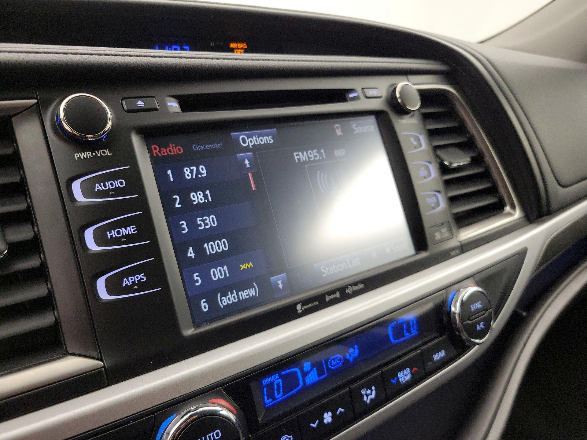 Thumbnail: 2018 Toyota Highlander - 16
