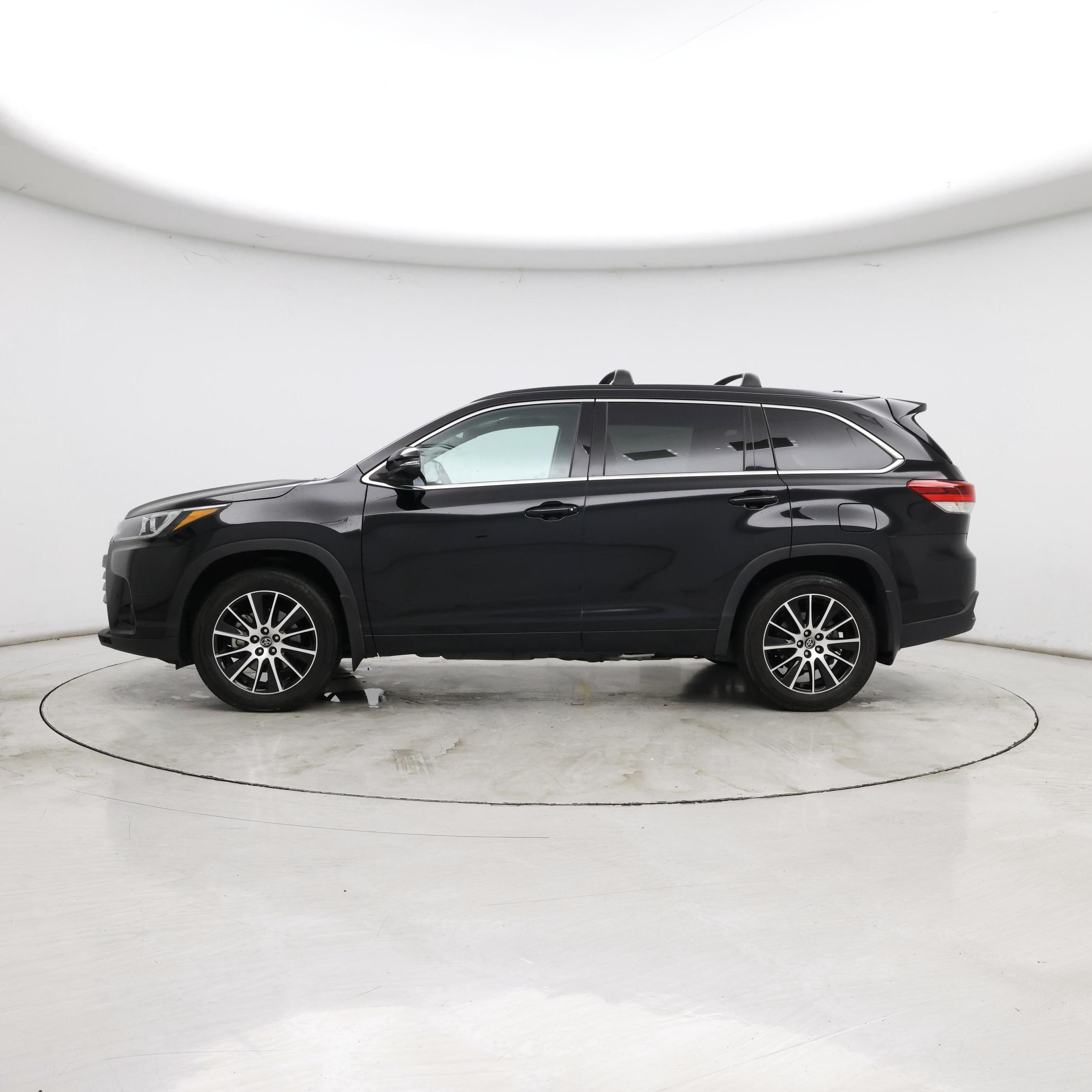 Thumbnail: 2018 Toyota Highlander - 3