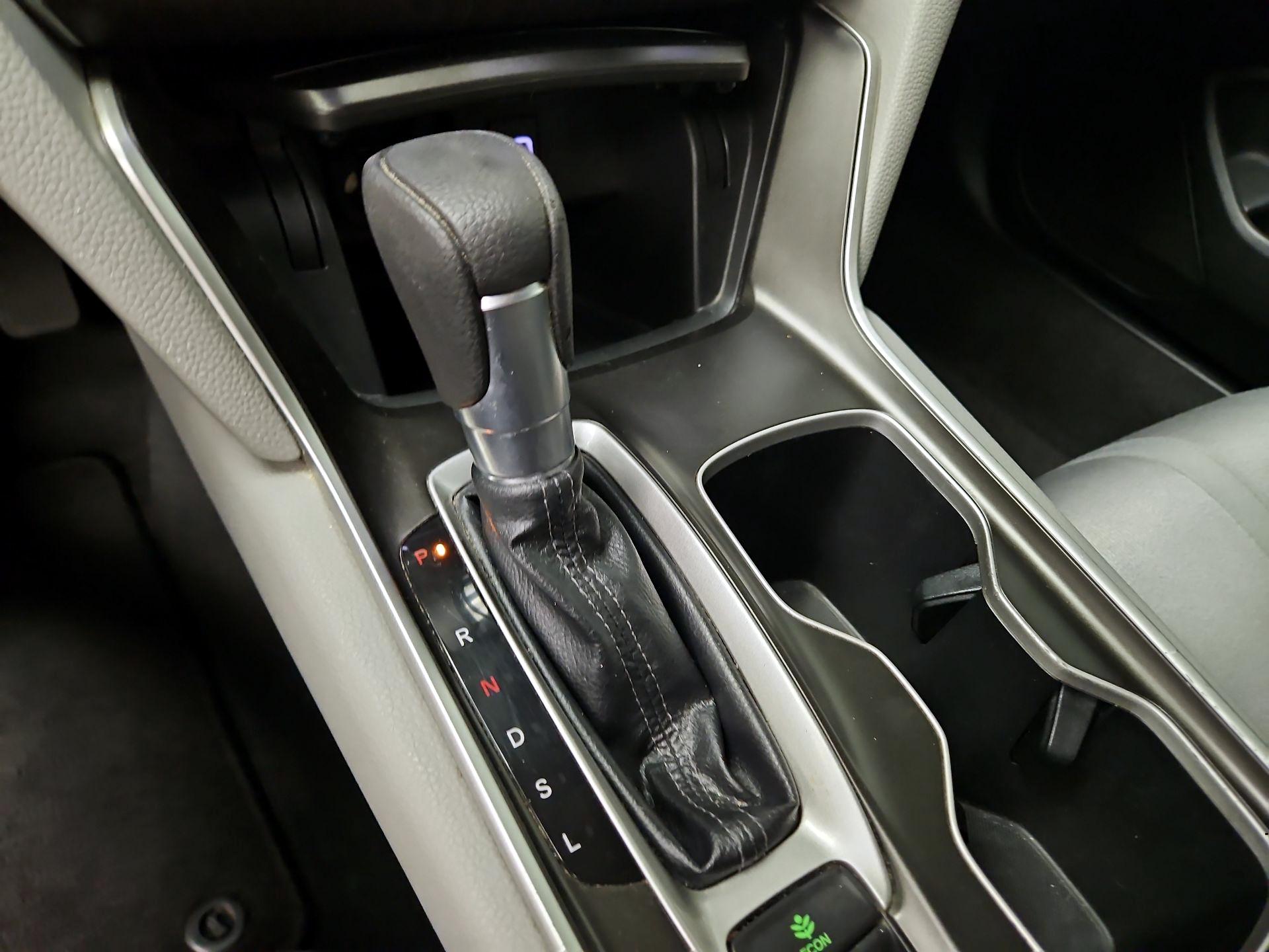 Thumbnail: 2019 Honda Accord - 17