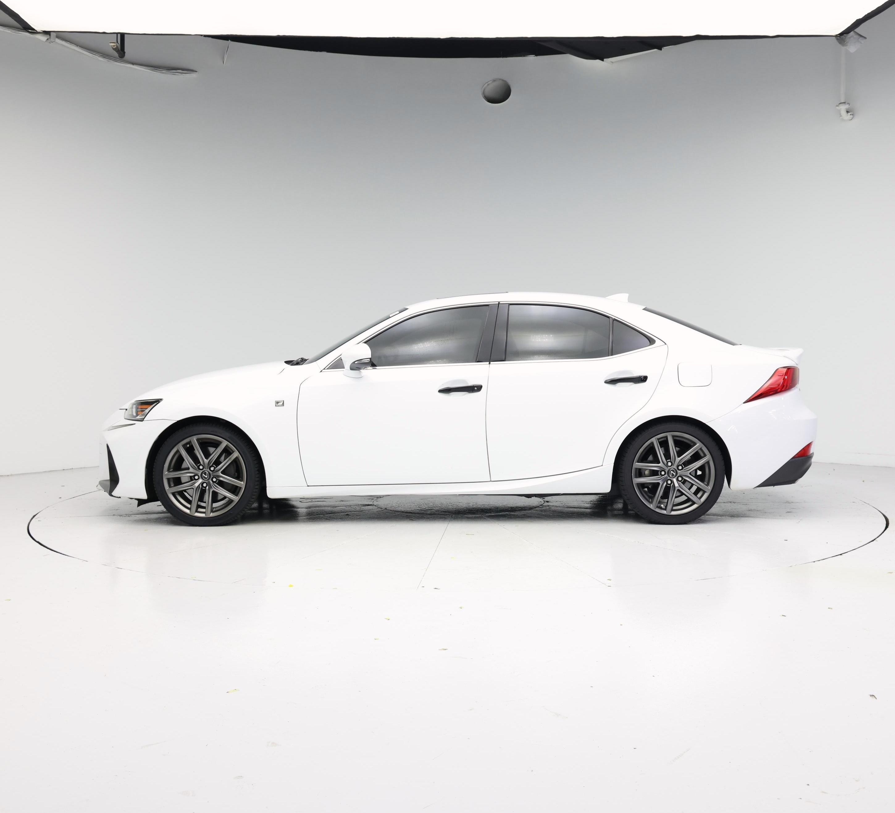Thumbnail: 2018 Lexus IS - 3