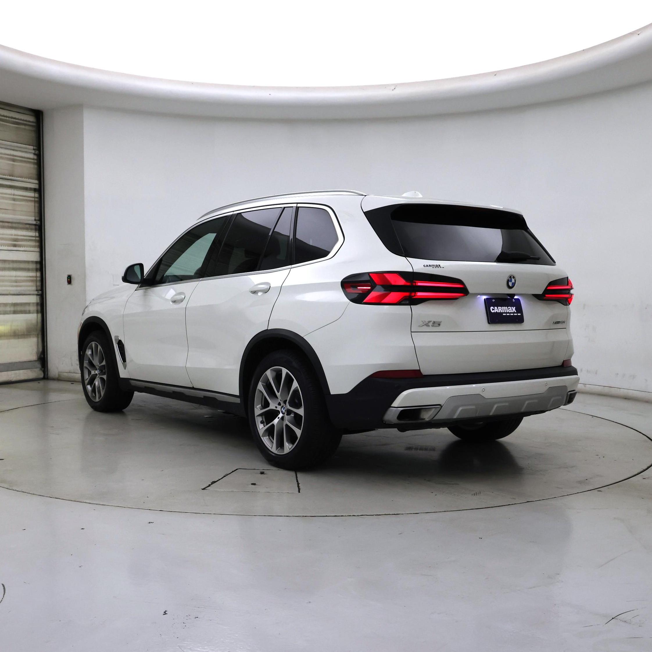 Thumbnail: 2024 BMW X5 - 2