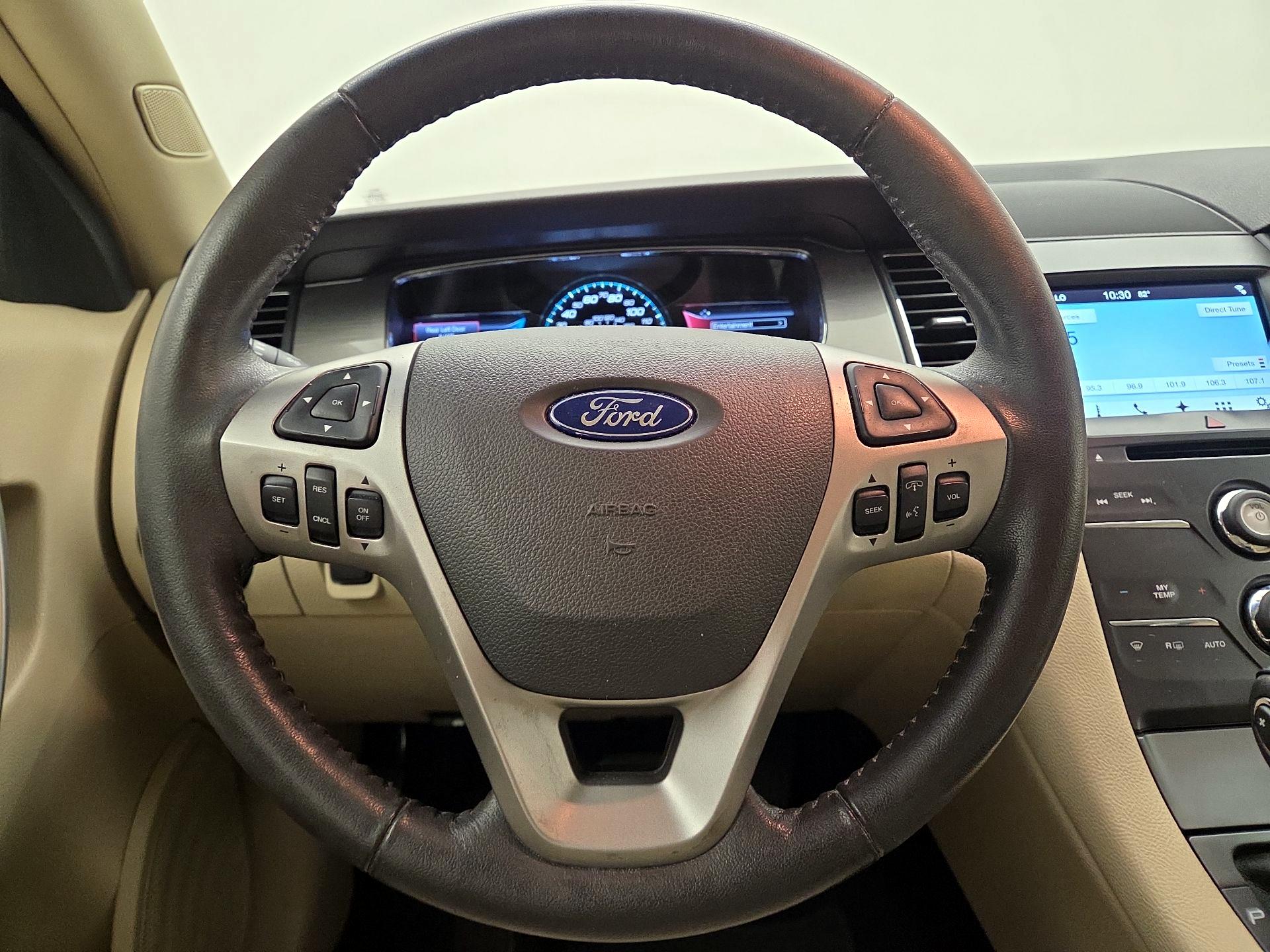 Thumbnail: 2016 Ford Taurus - 10