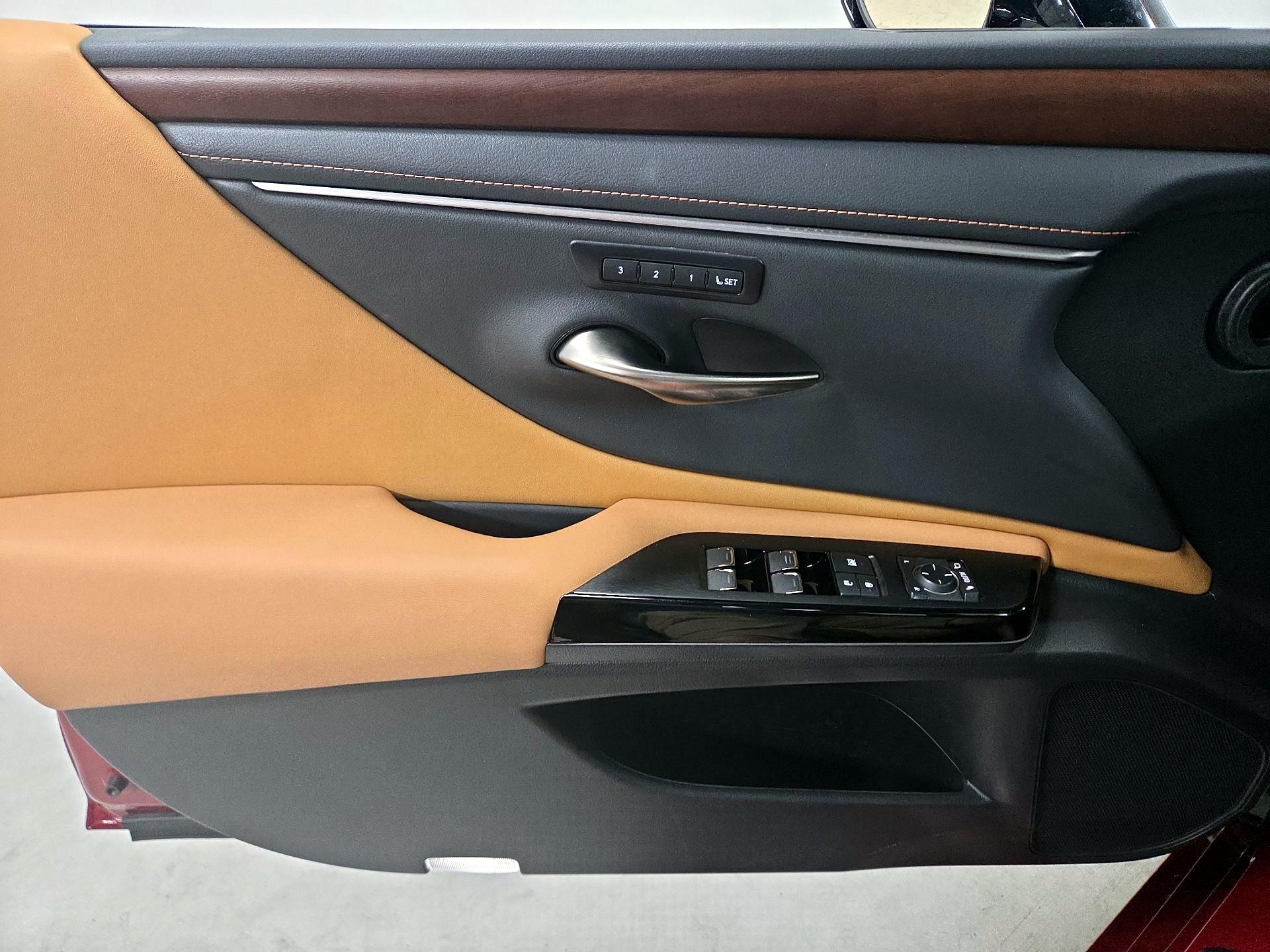 Thumbnail: 2024 Lexus ES - 12