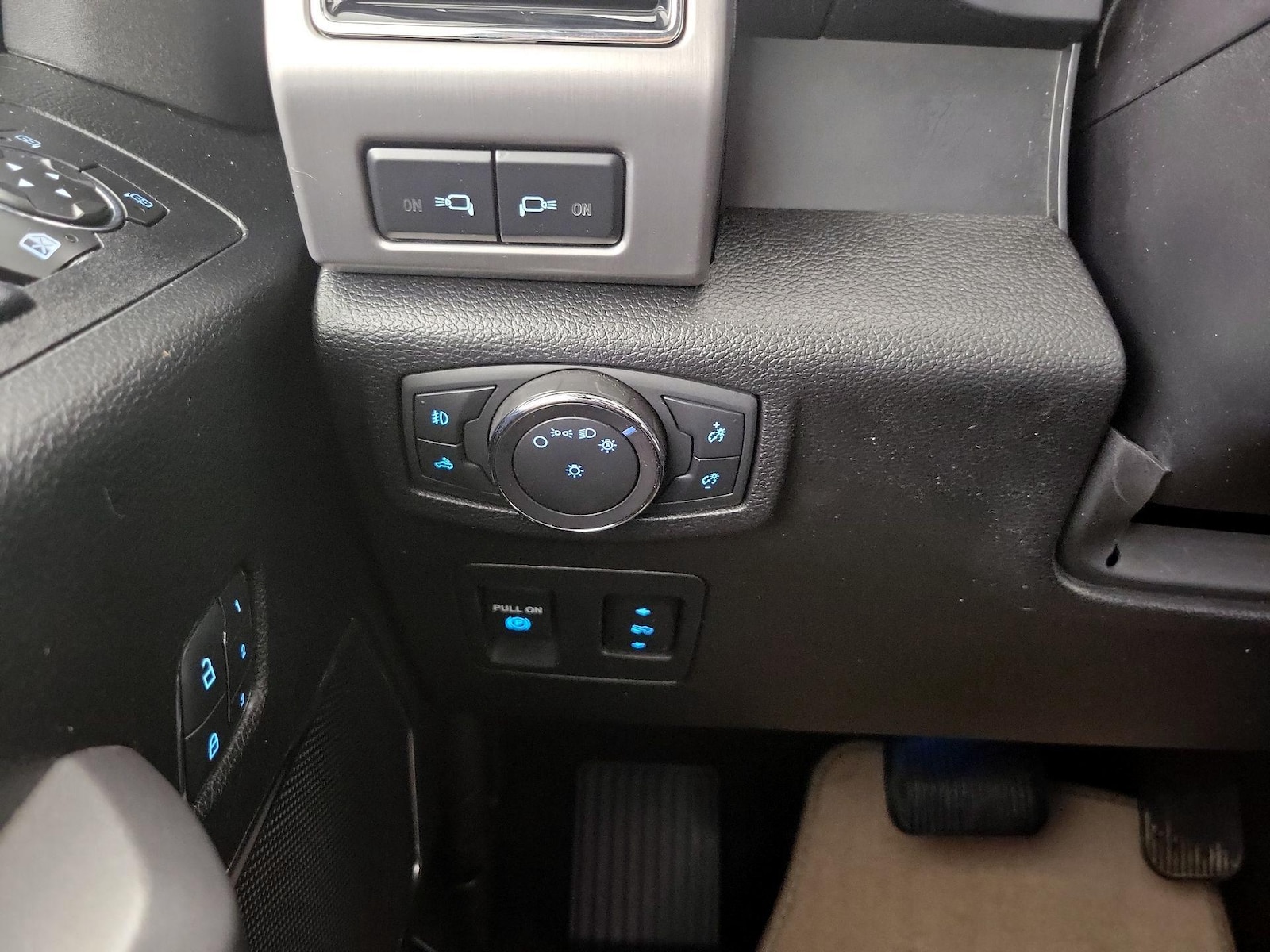 2018 Ford F-150 Platinum - Photo 14