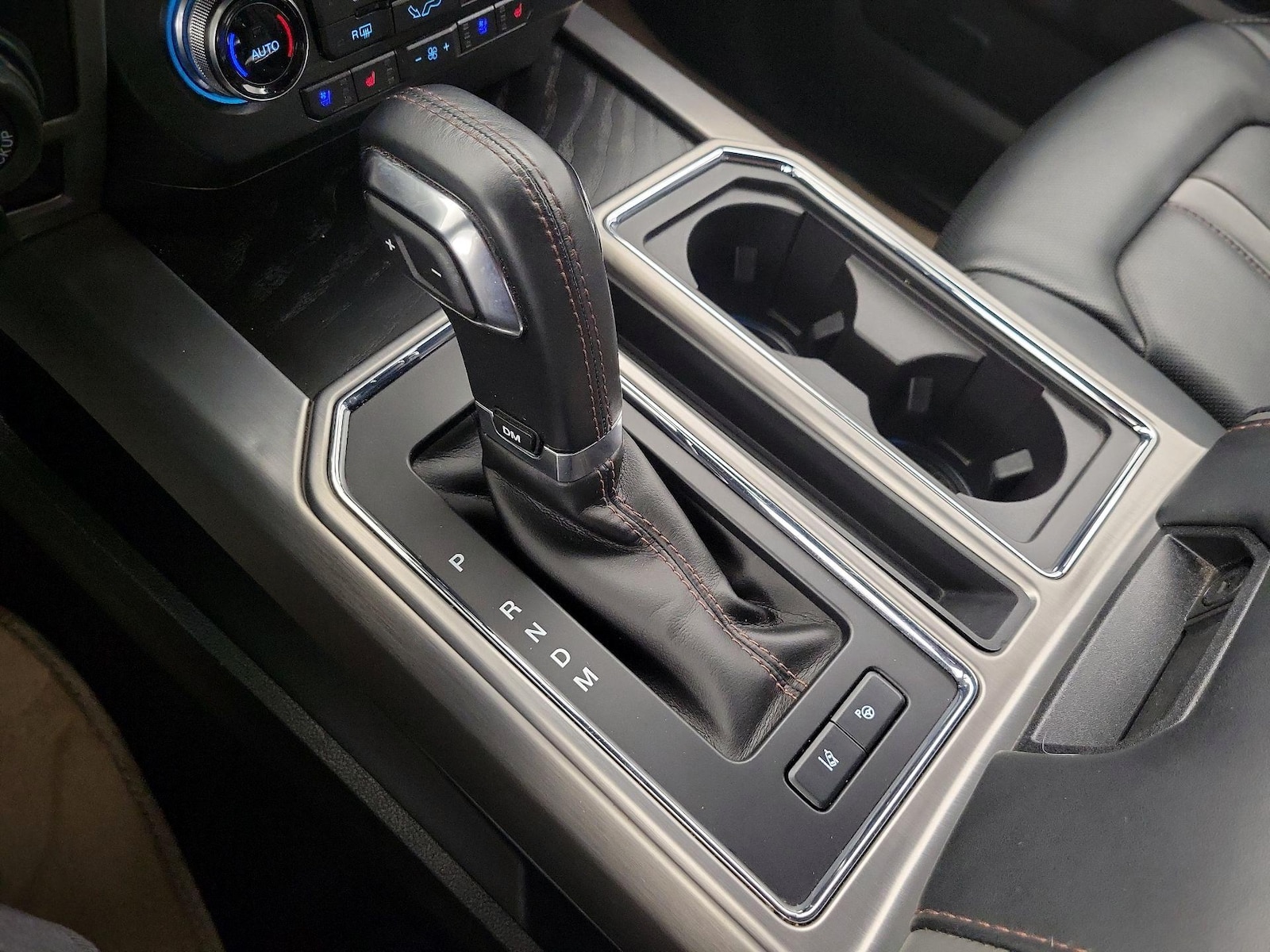 2018 Ford F-150 Platinum - Photo 19