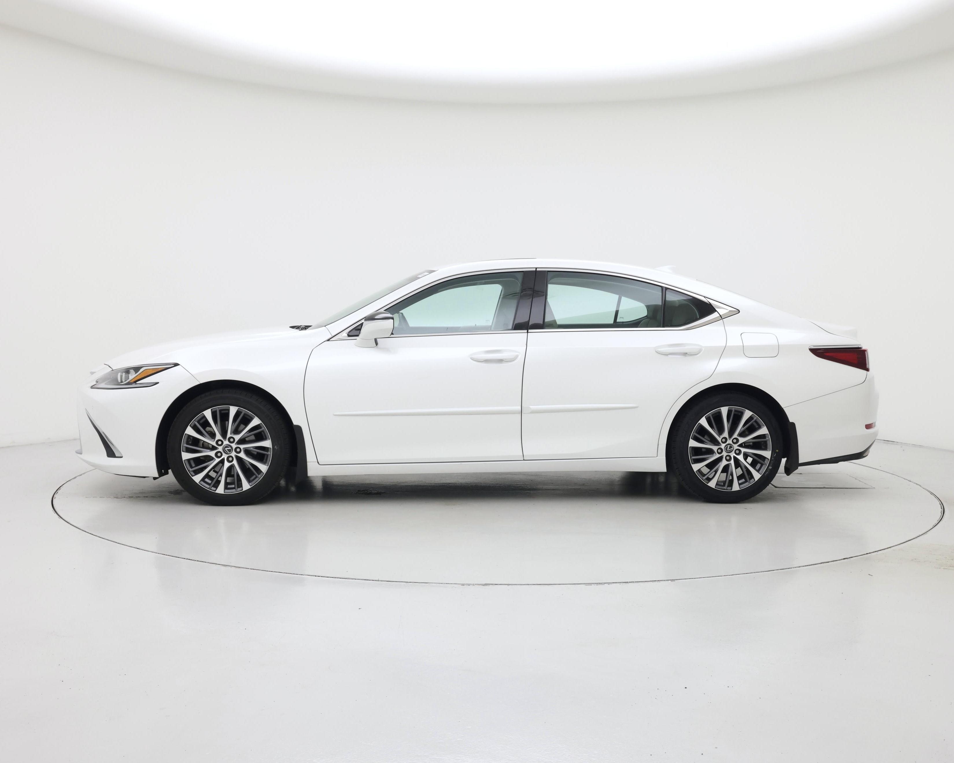 Thumbnail: 2020 Lexus ES - 3