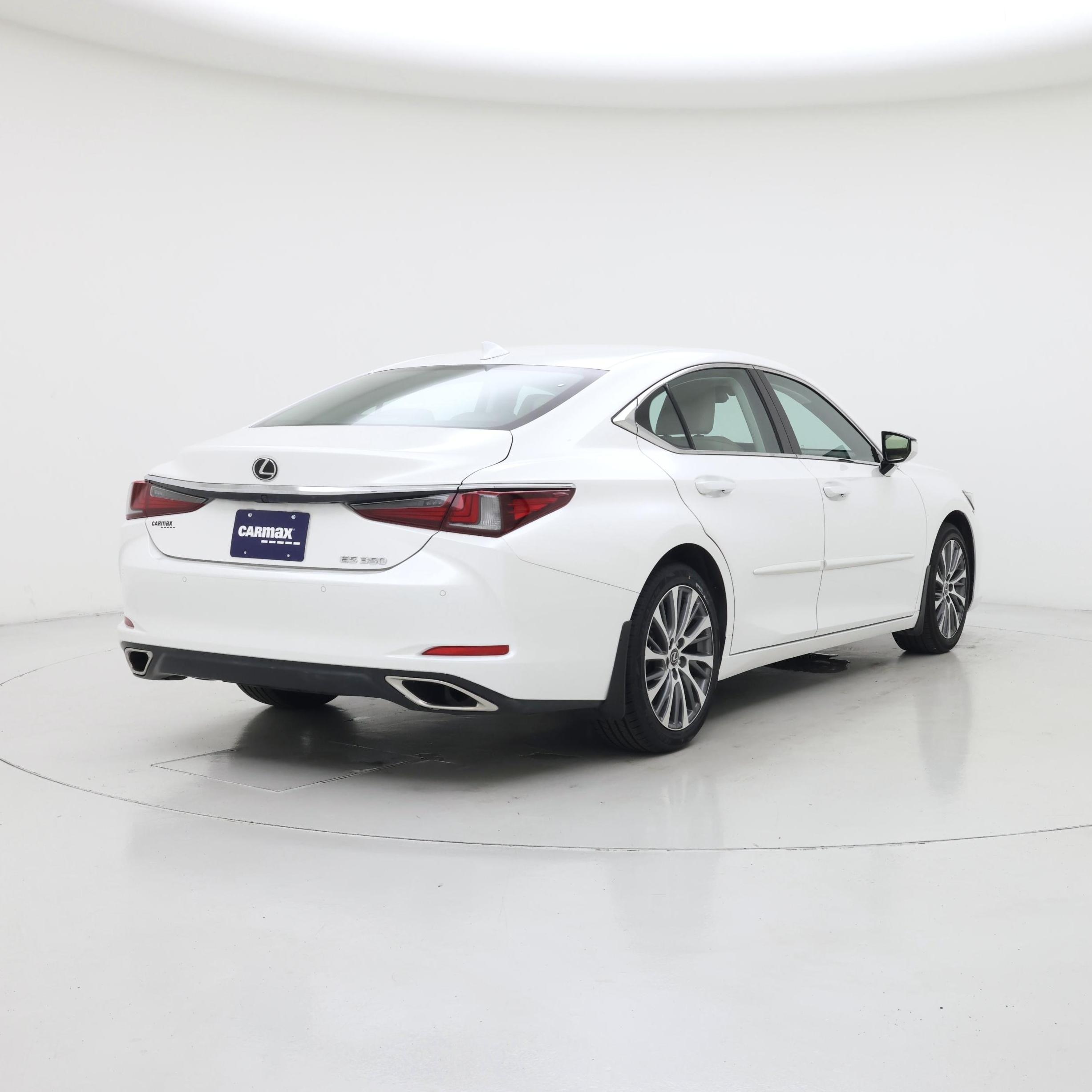 Thumbnail: 2020 Lexus ES - 8