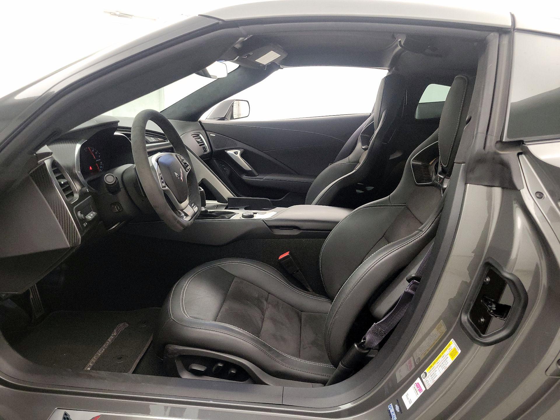 Thumbnail: 2015 Chevrolet Corvette - 11