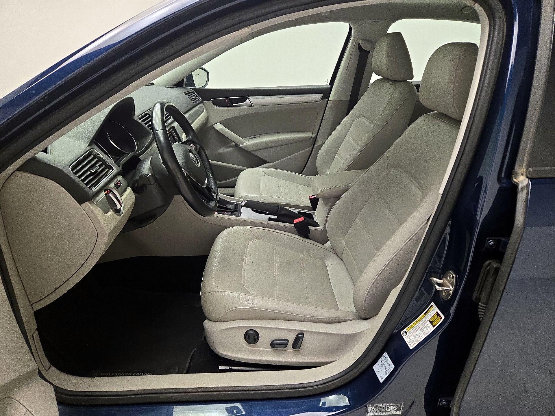 Thumbnail: 2019 Volkswagen Passat - 9