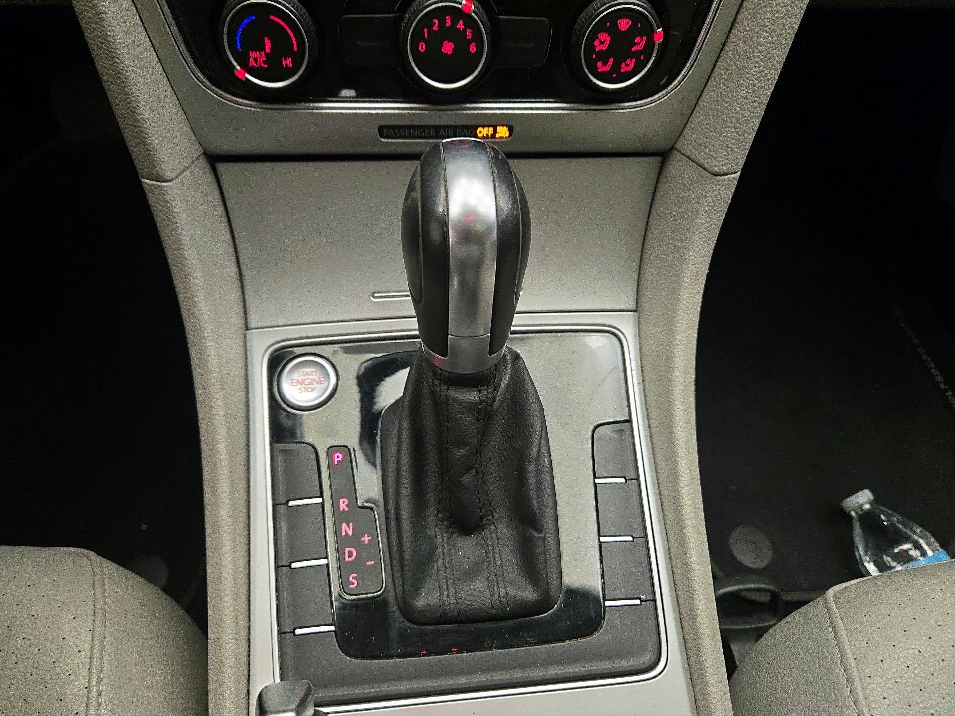 Thumbnail: 2019 Volkswagen Passat - 15