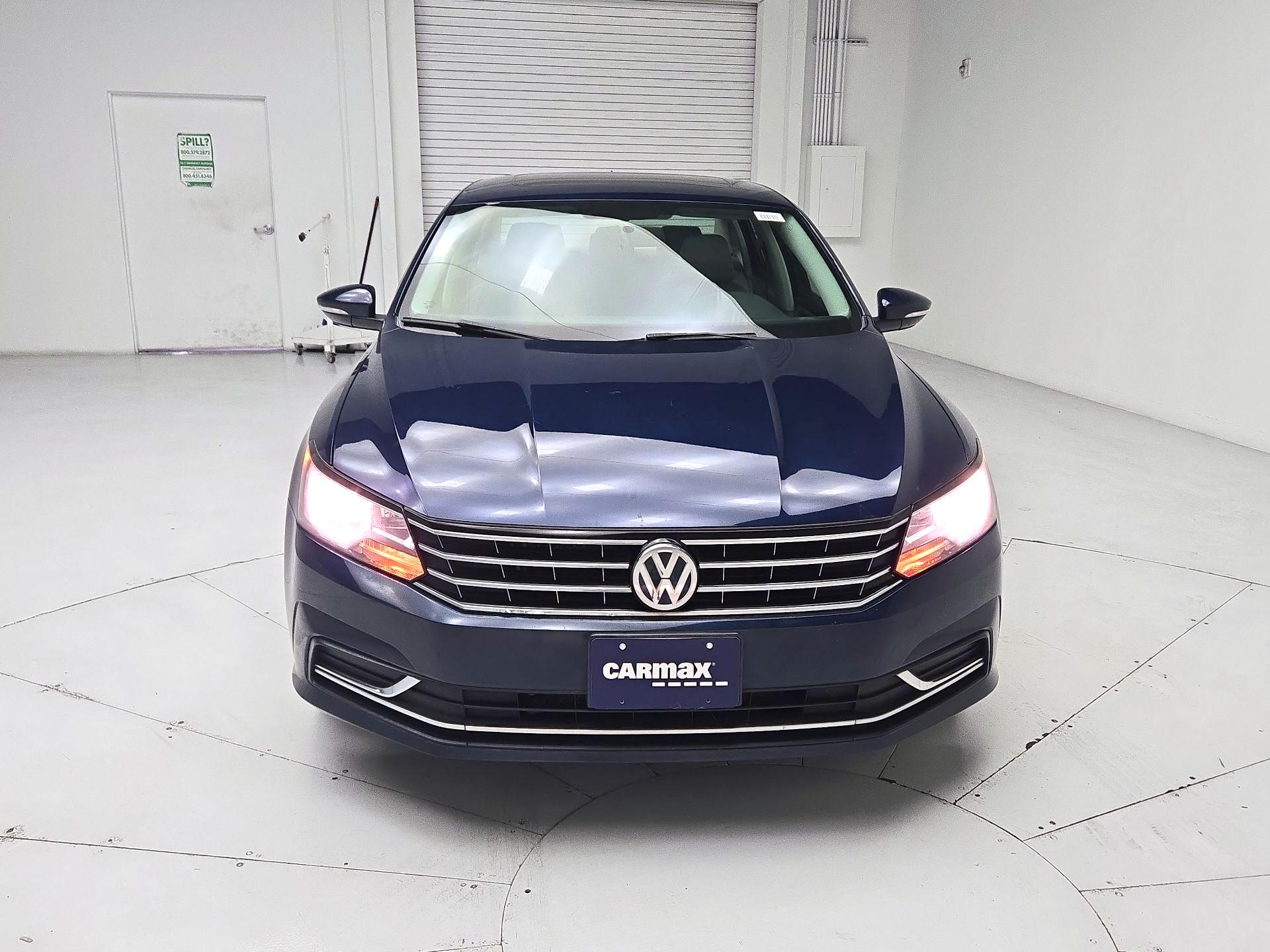 Thumbnail: 2019 Volkswagen Passat - 2