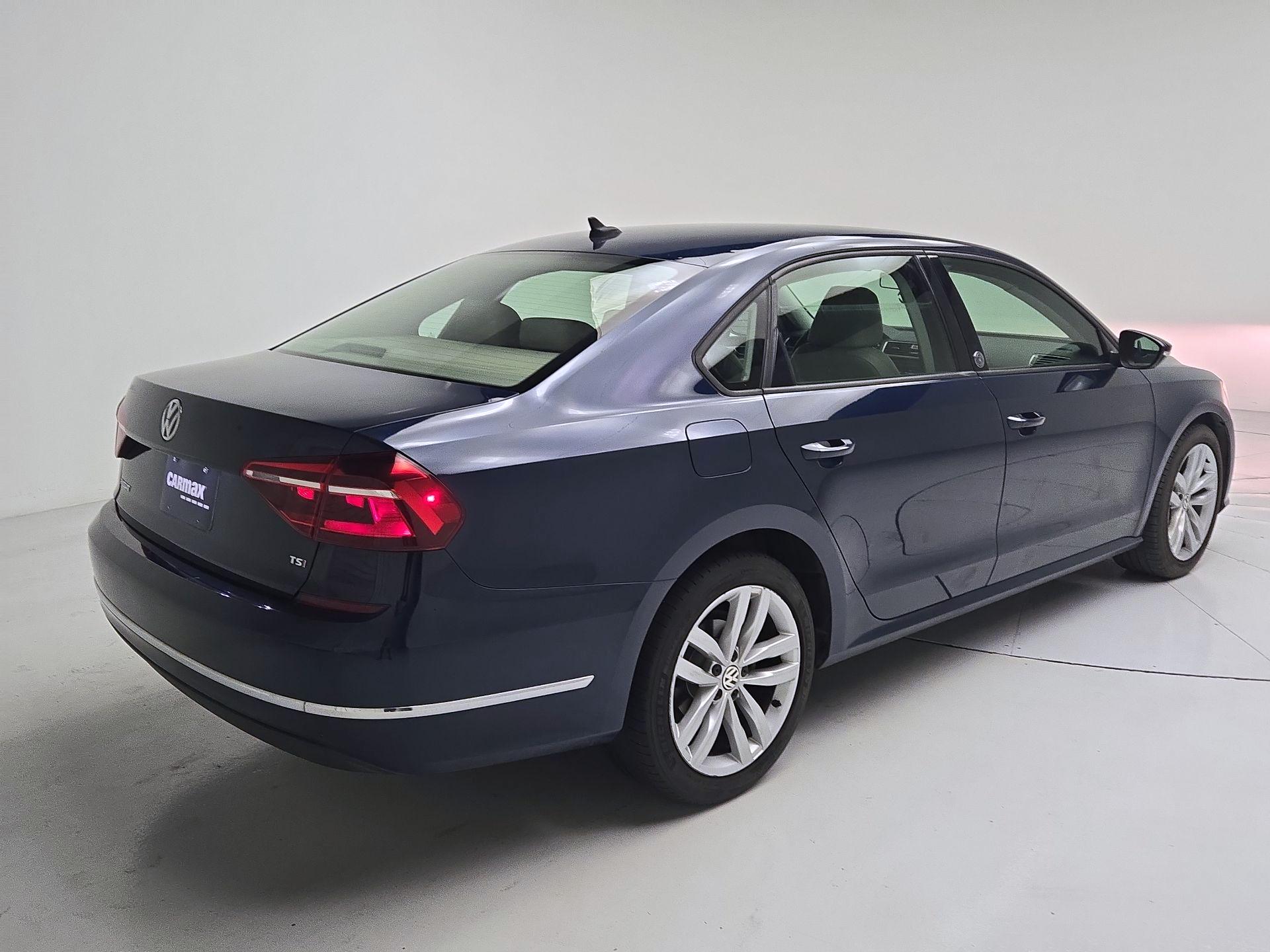 Thumbnail: 2019 Volkswagen Passat - 5
