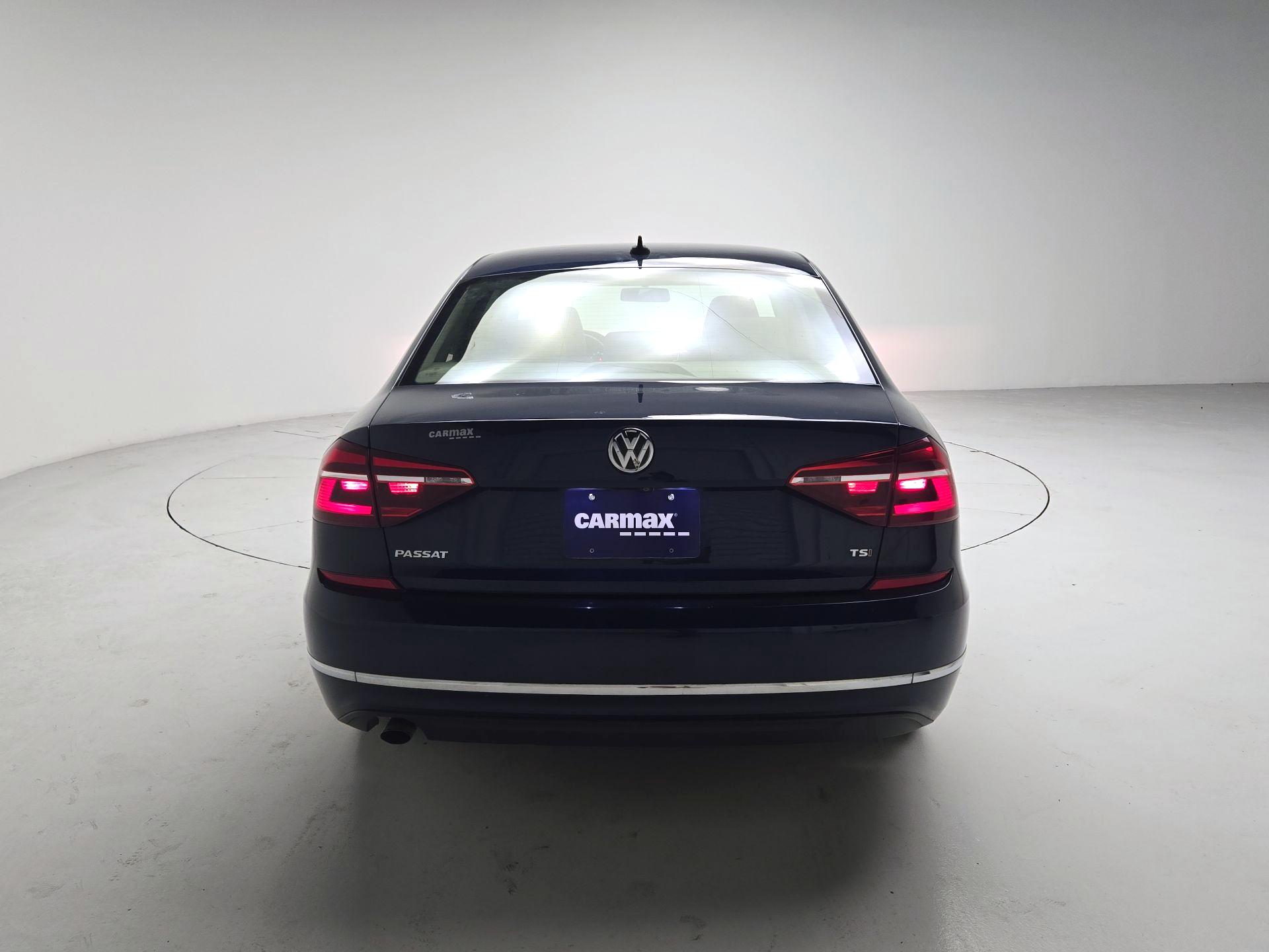 Thumbnail: 2019 Volkswagen Passat - 6