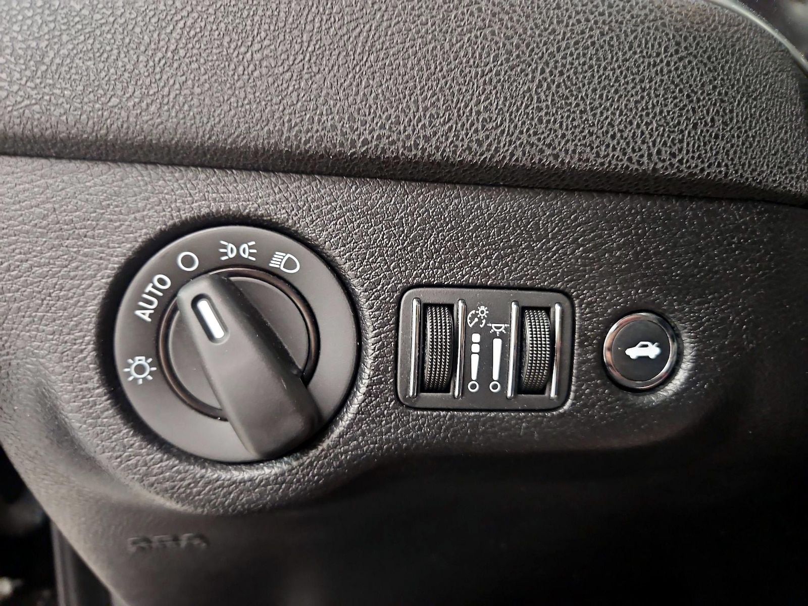 2017 Dodge Charger SE - Photo 14
