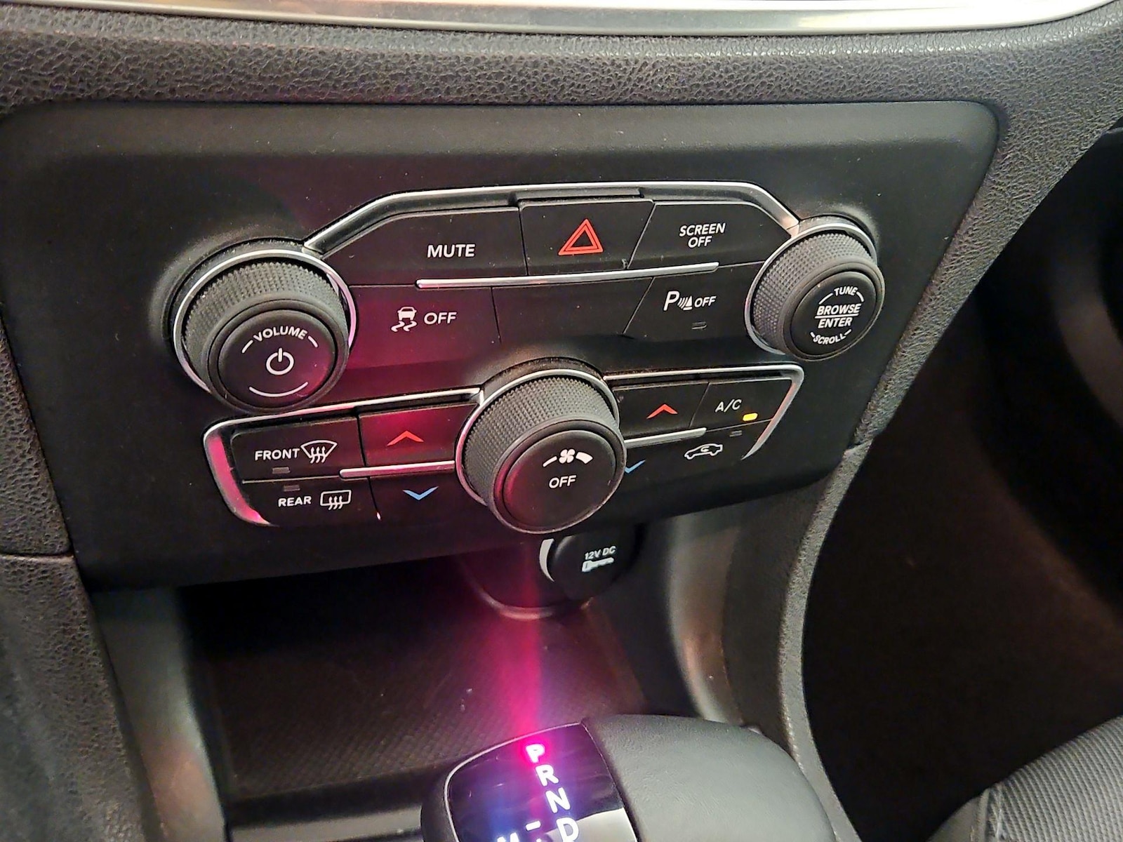 2017 Dodge Charger SE - Photo 16