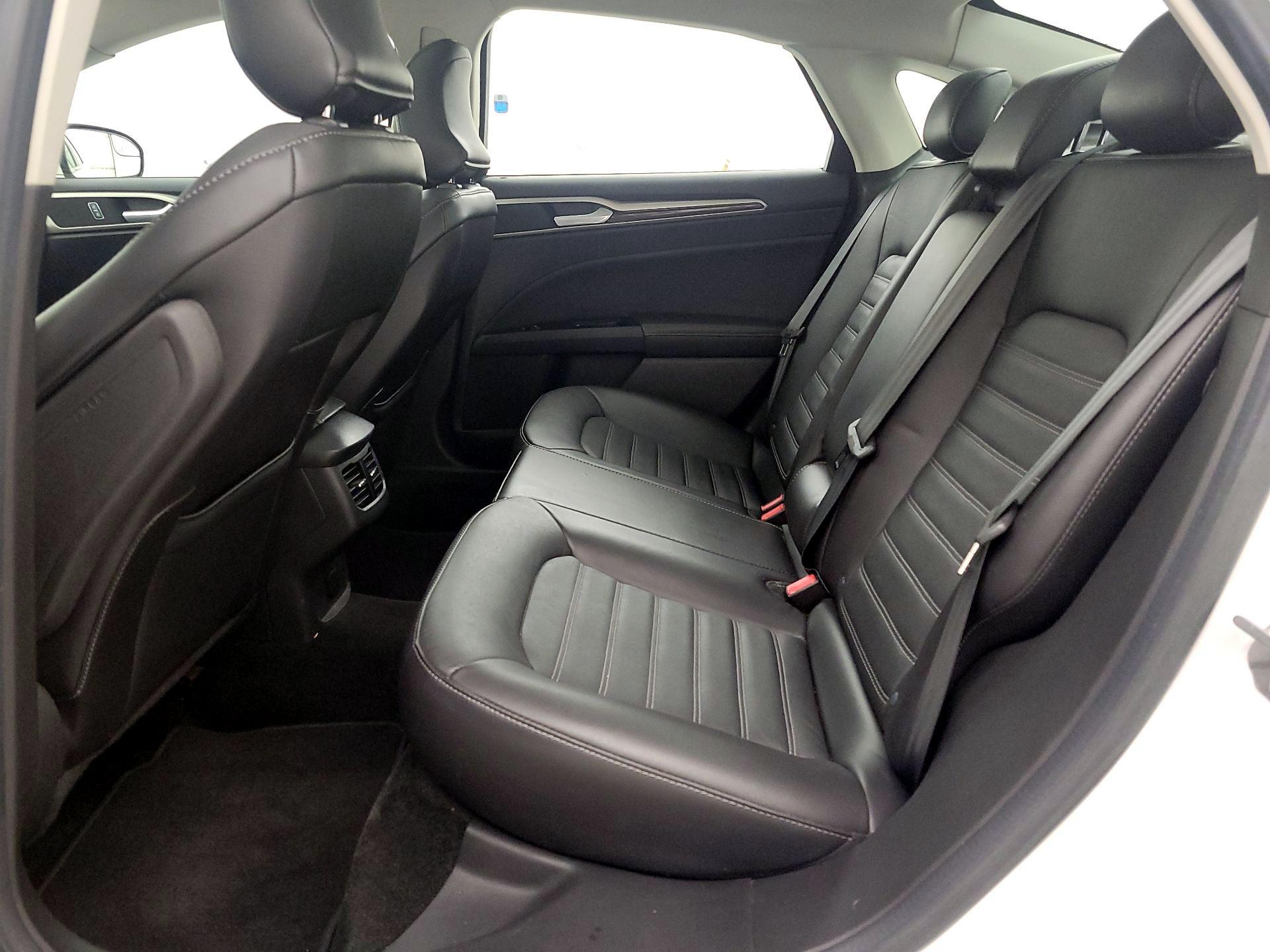 Thumbnail: 2015 Ford Fusion - 20
