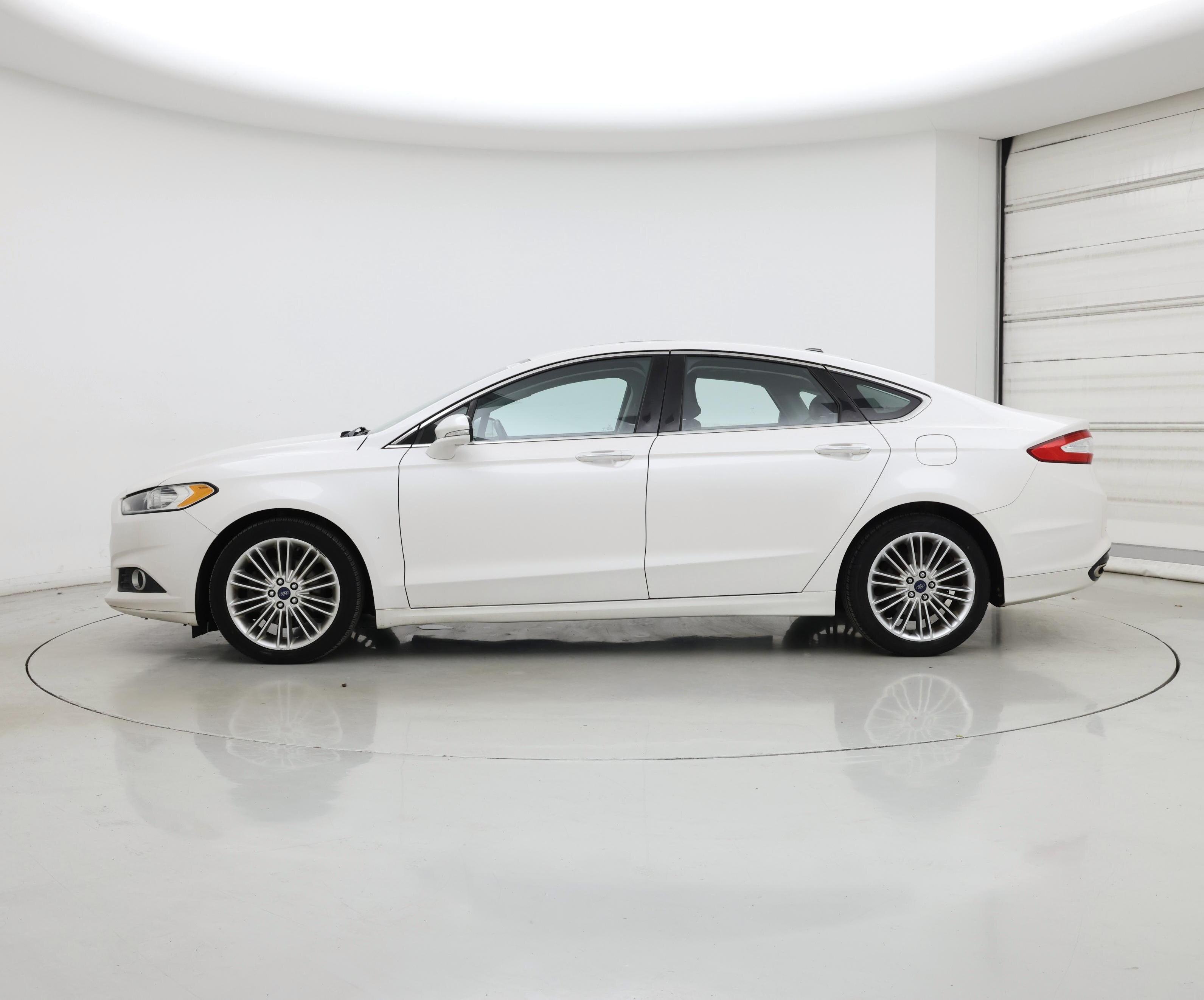 Thumbnail: 2015 Ford Fusion - 3