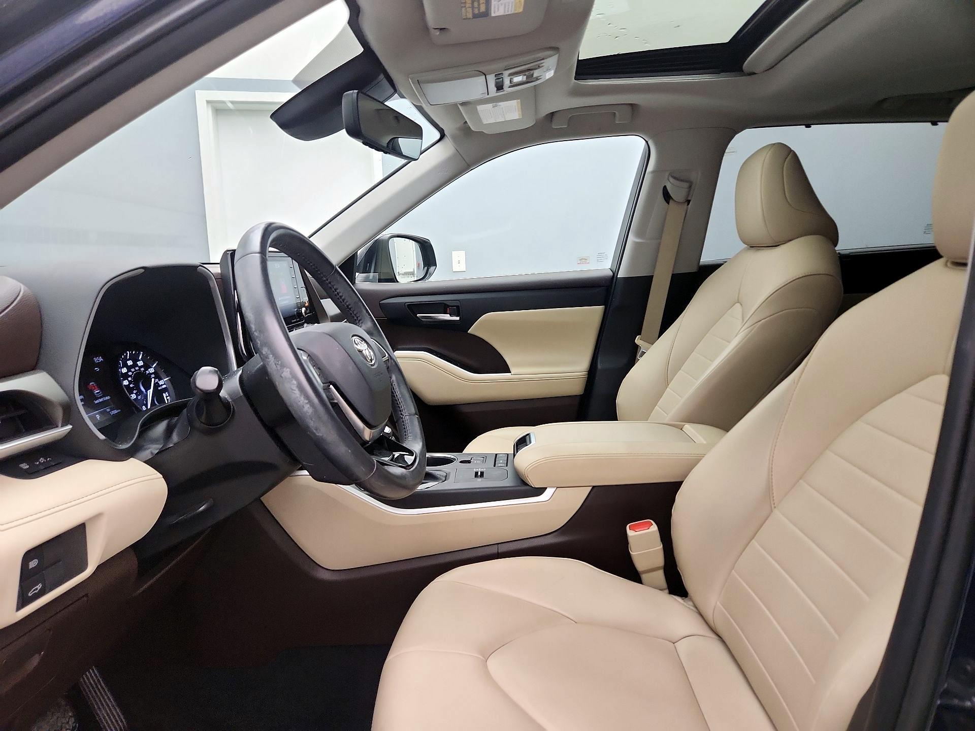 Thumbnail: 2020 Toyota Highlander - 11