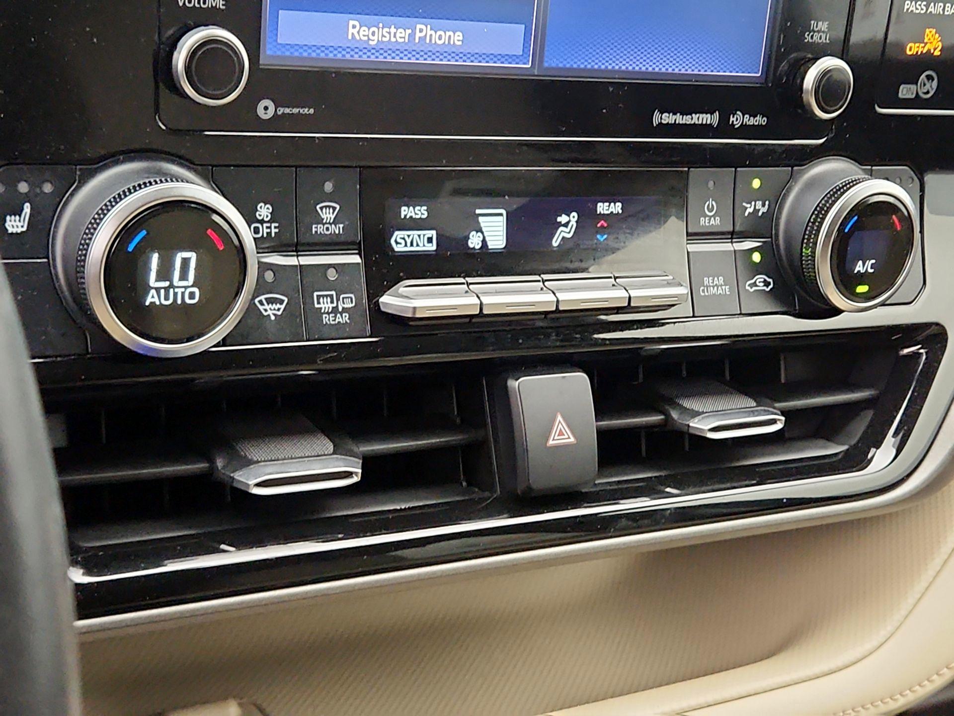 Thumbnail: 2020 Toyota Highlander - 16
