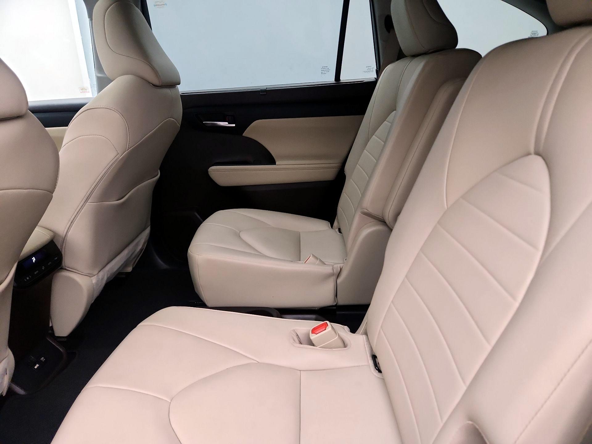 Thumbnail: 2020 Toyota Highlander - 20
