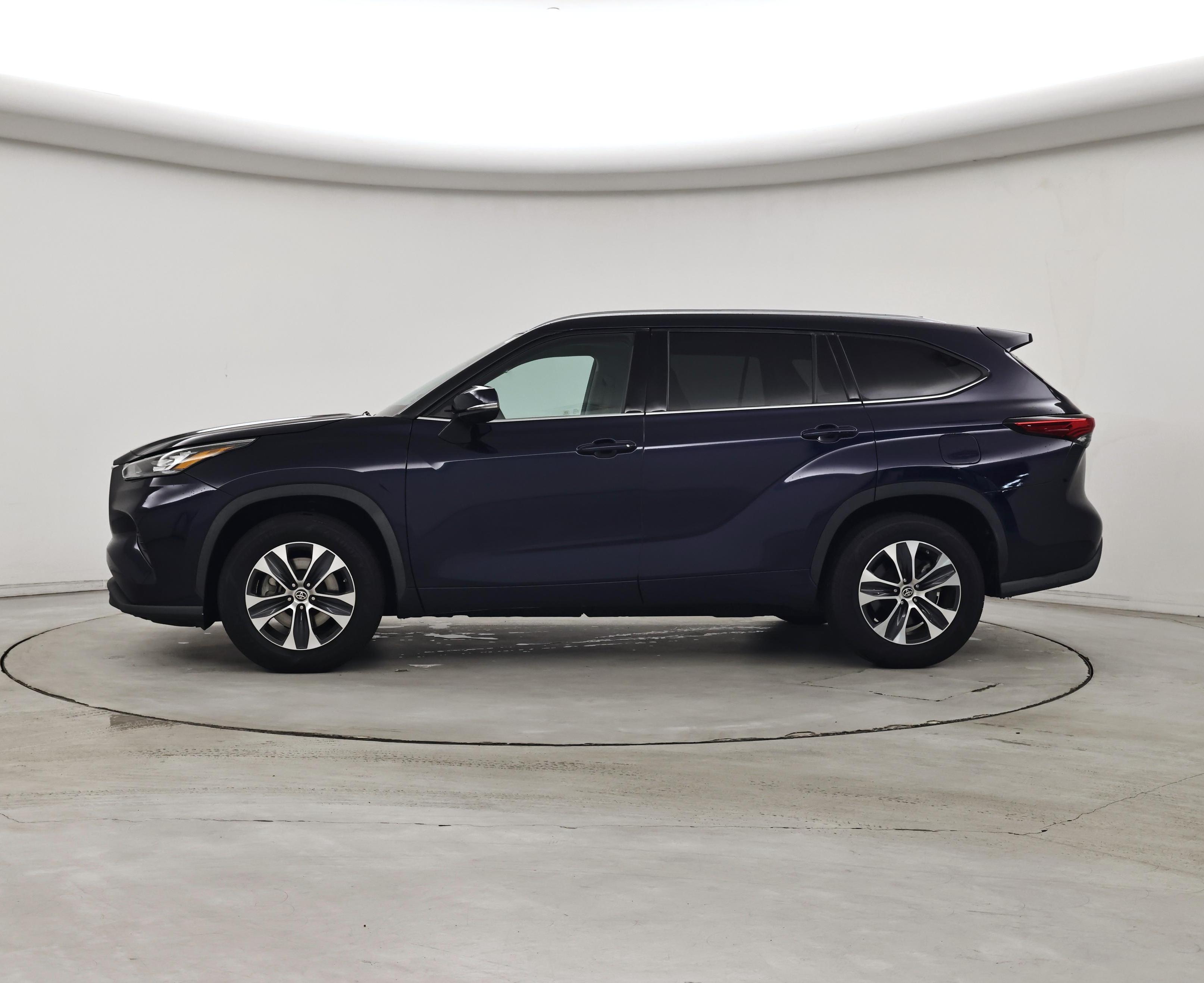 Thumbnail: 2020 Toyota Highlander - 3