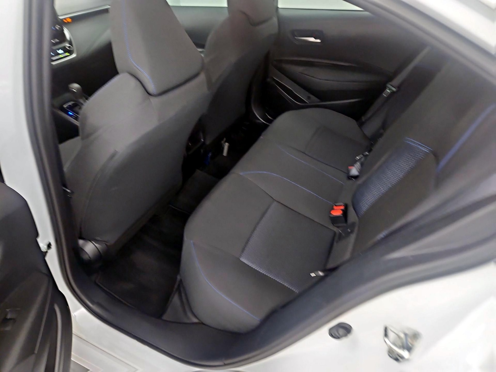 2022 Toyota Corolla SE - Photo 18