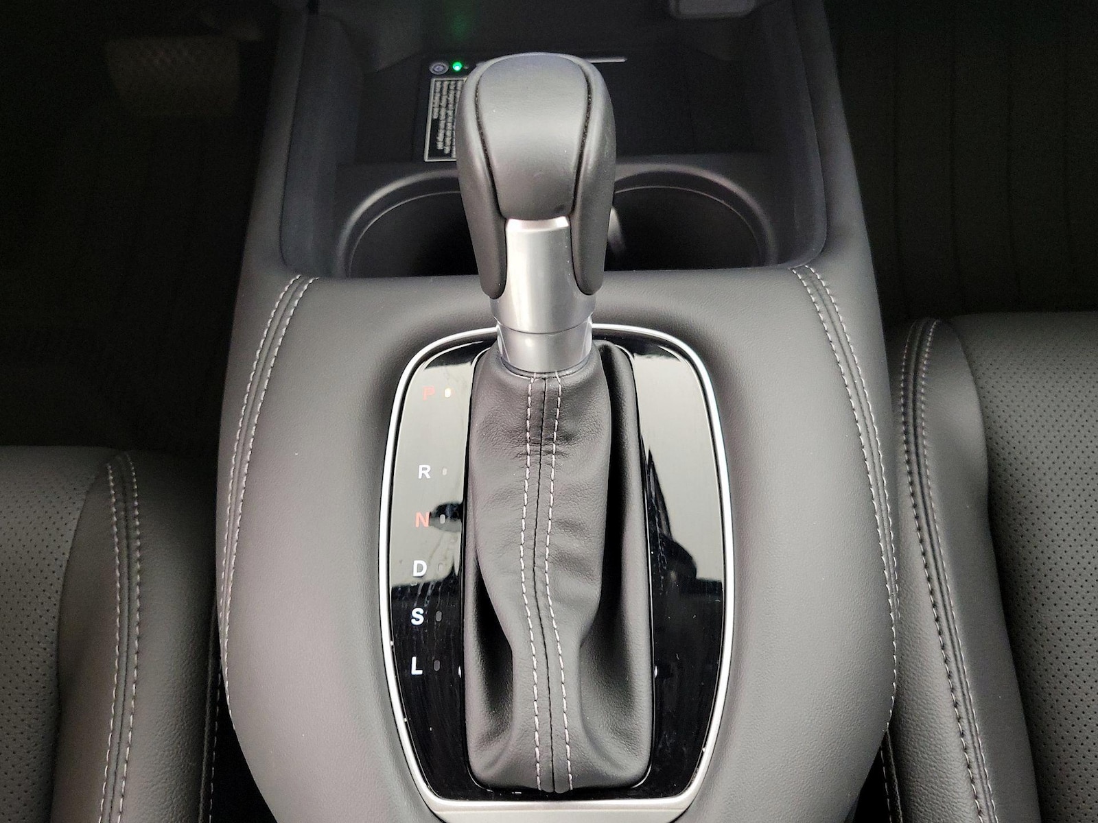 2025 Honda HR-V EX-L - Photo 18