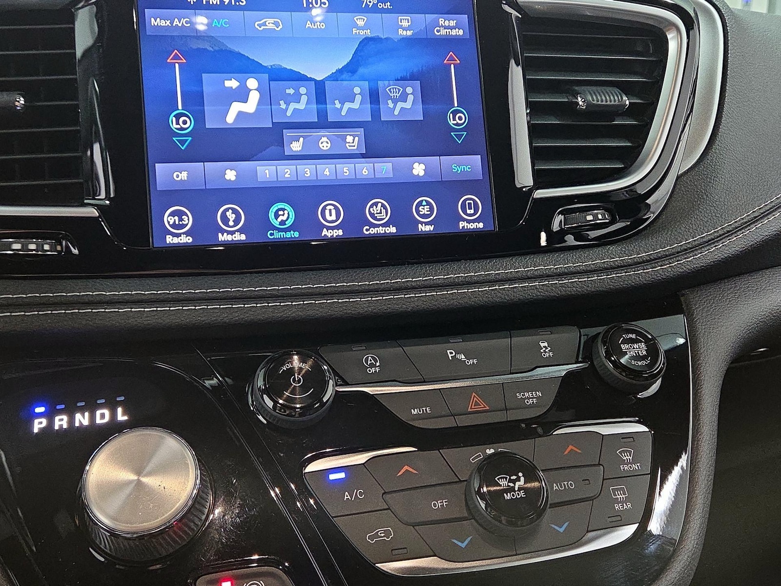 2019 Chrysler Pacifica Limited - Photo 18