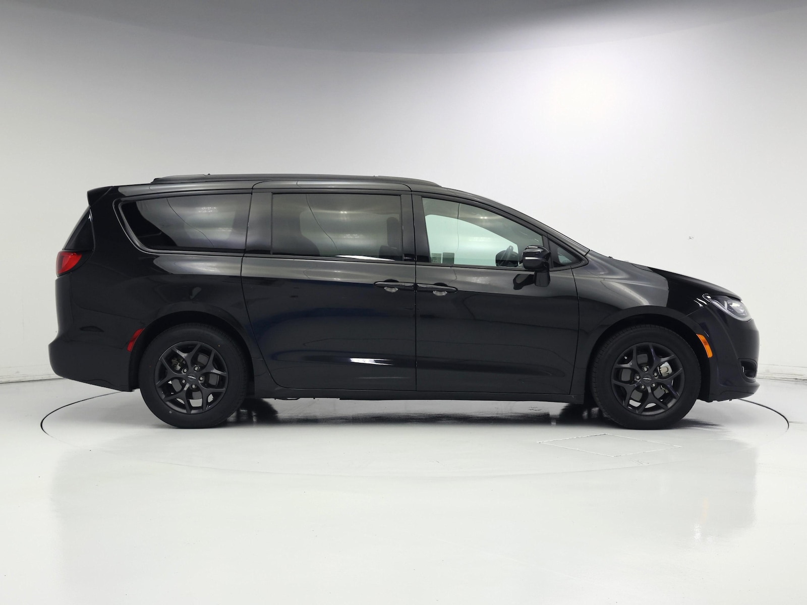 2019 Chrysler Pacifica Limited - Photo 8