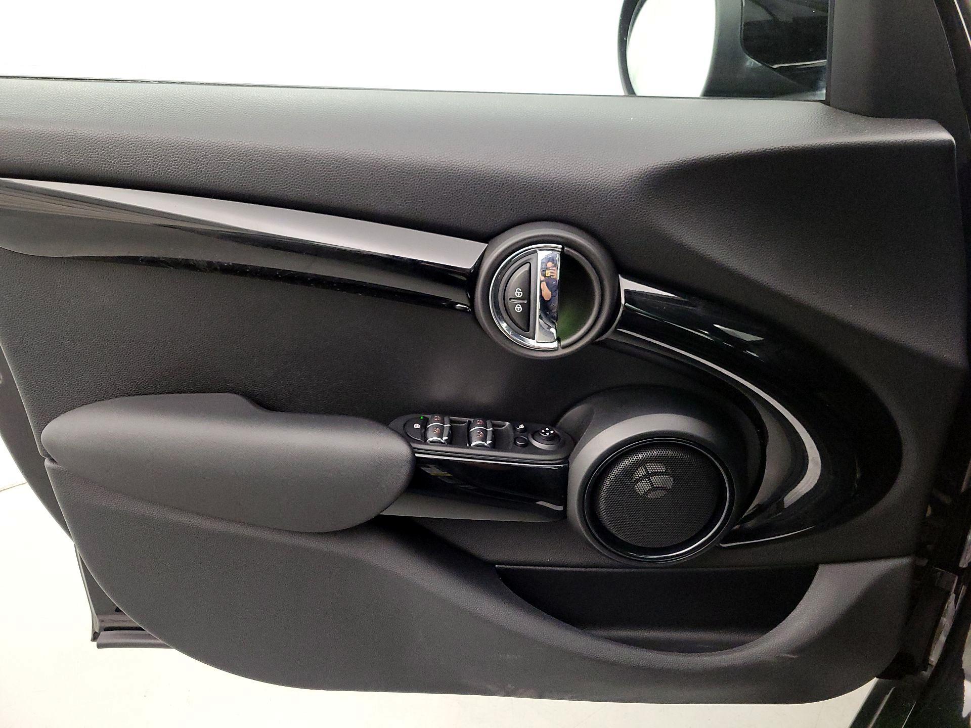 Thumbnail: 2020 MINI Cooper Hardtop - 12