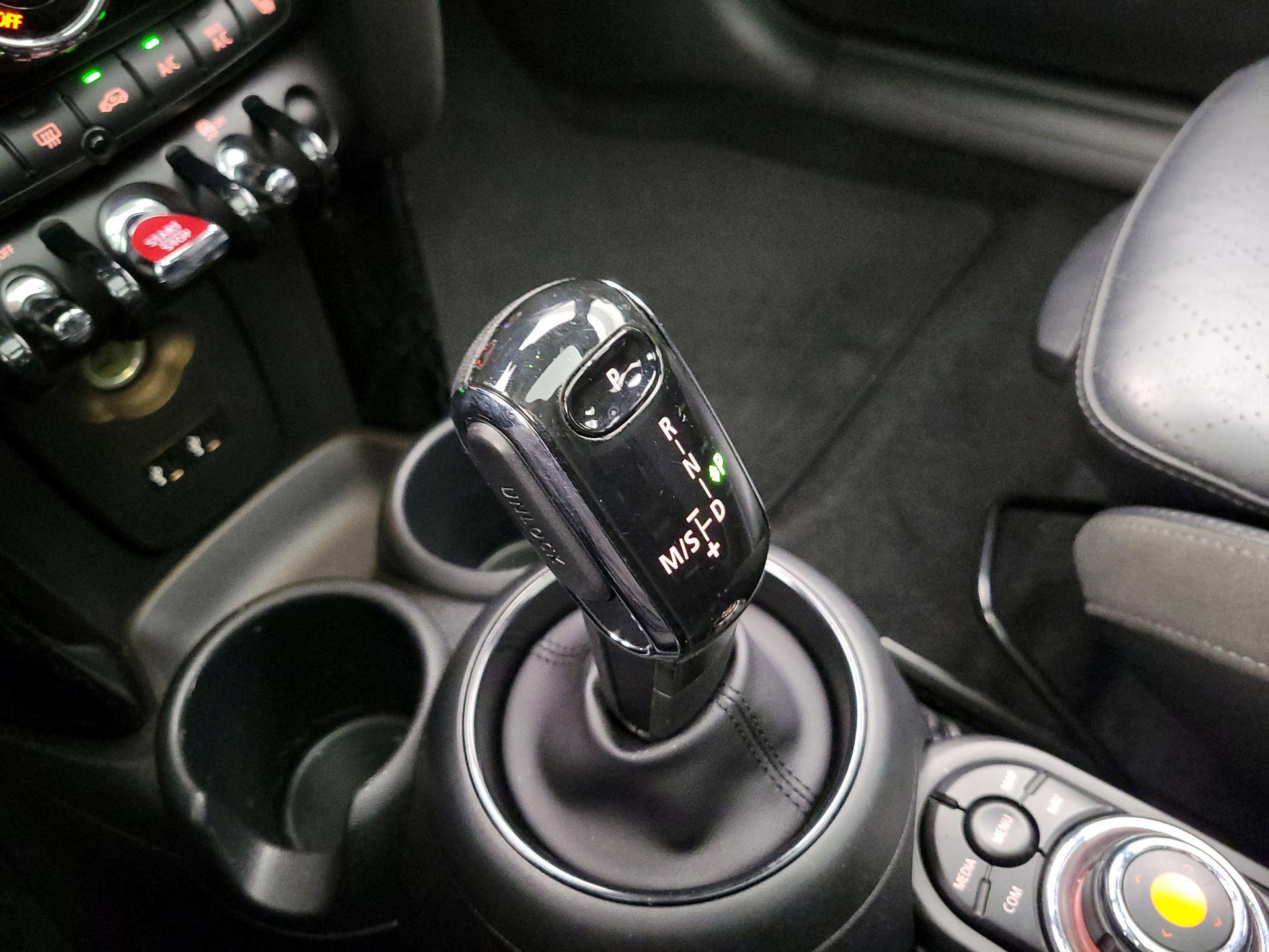 Thumbnail: 2020 MINI Cooper Hardtop - 17