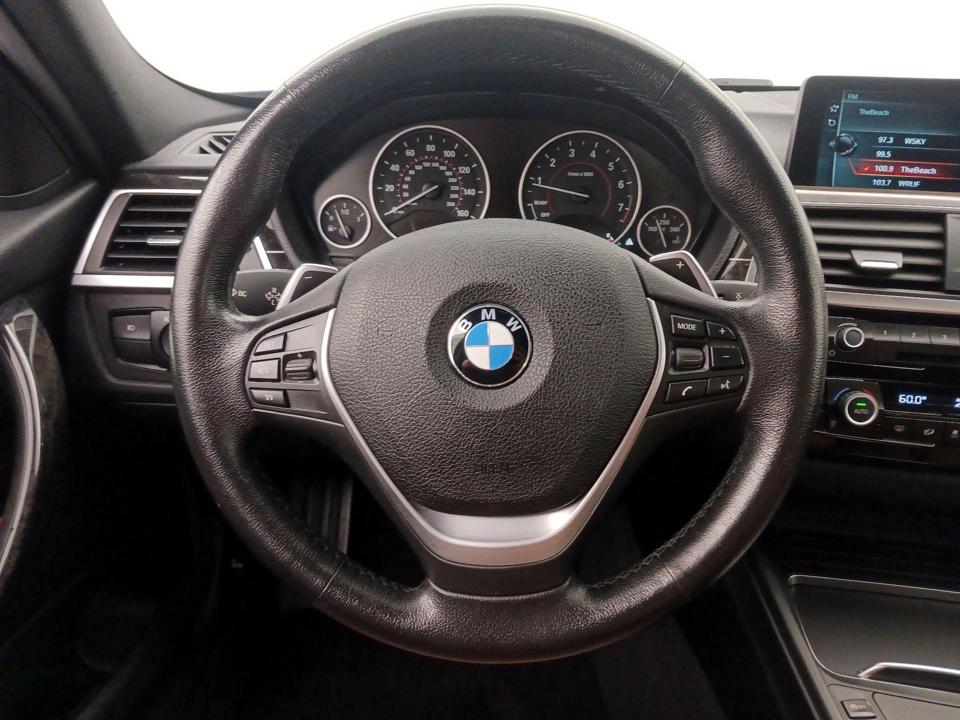 Thumbnail: 2017 BMW 3 Series - 10