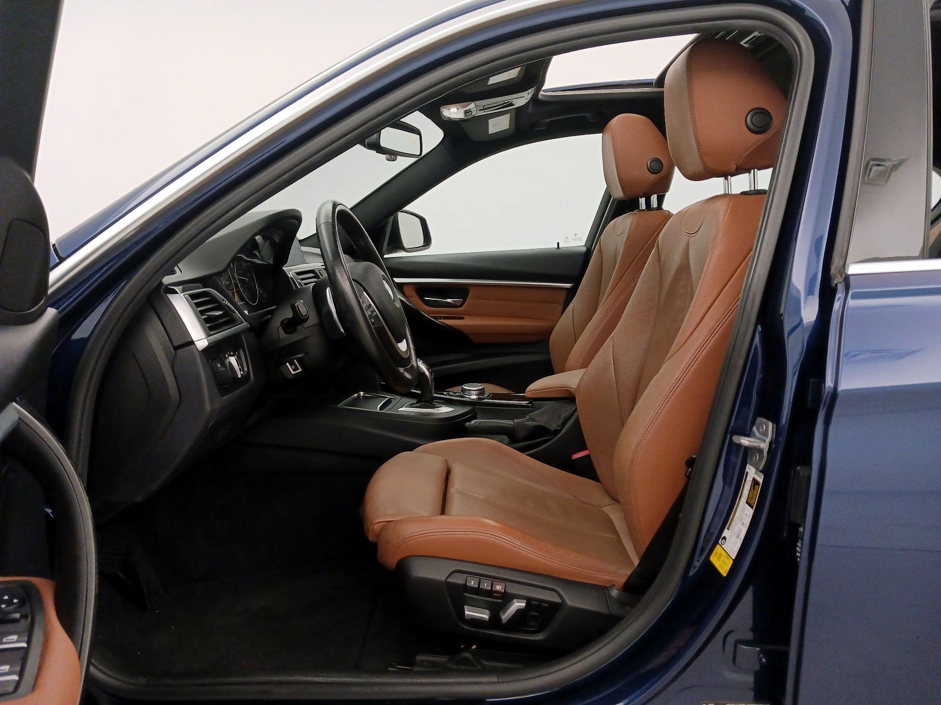 Thumbnail: 2017 BMW 3 Series - 11