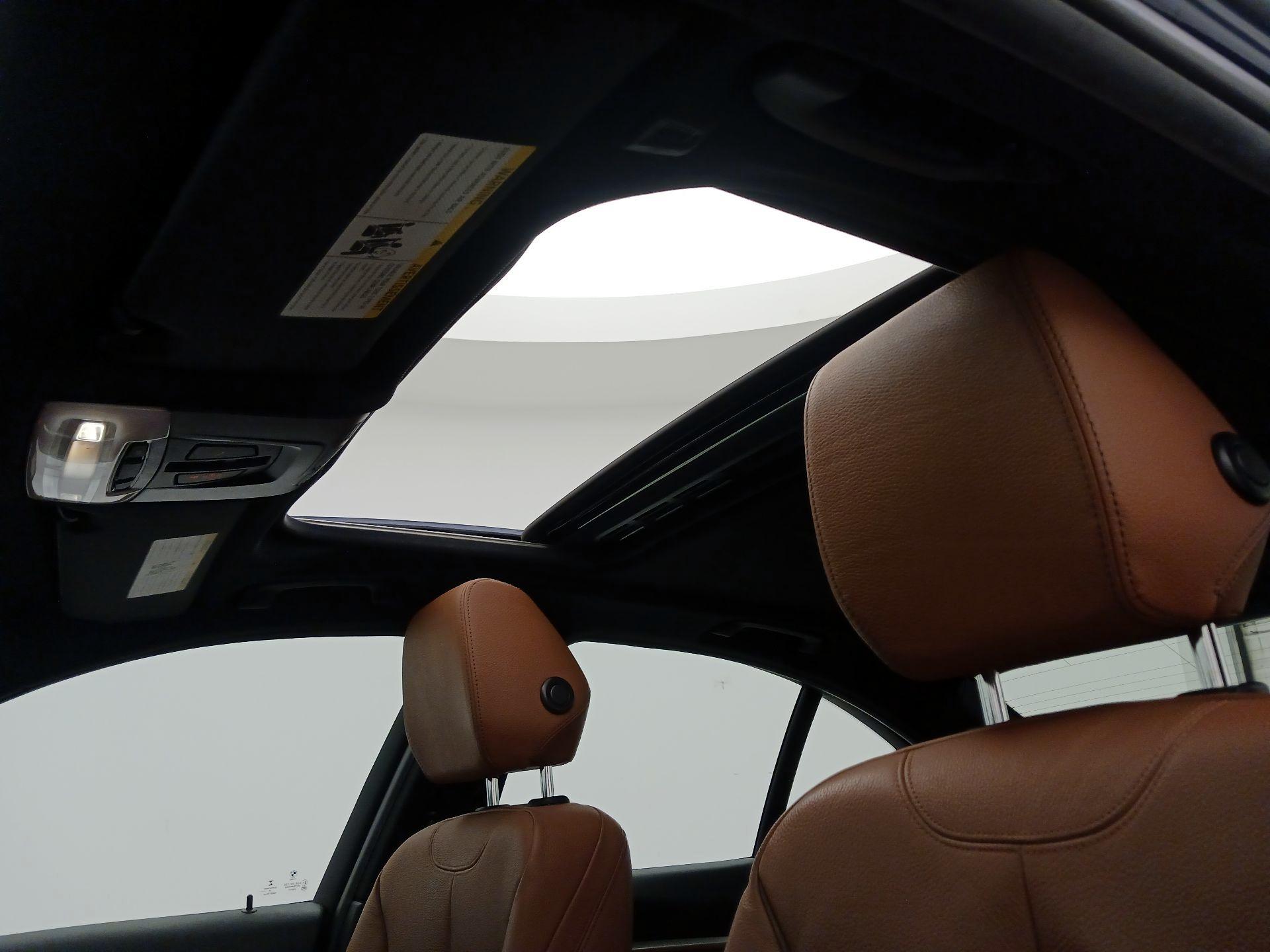 Thumbnail: 2017 BMW 3 Series - 19