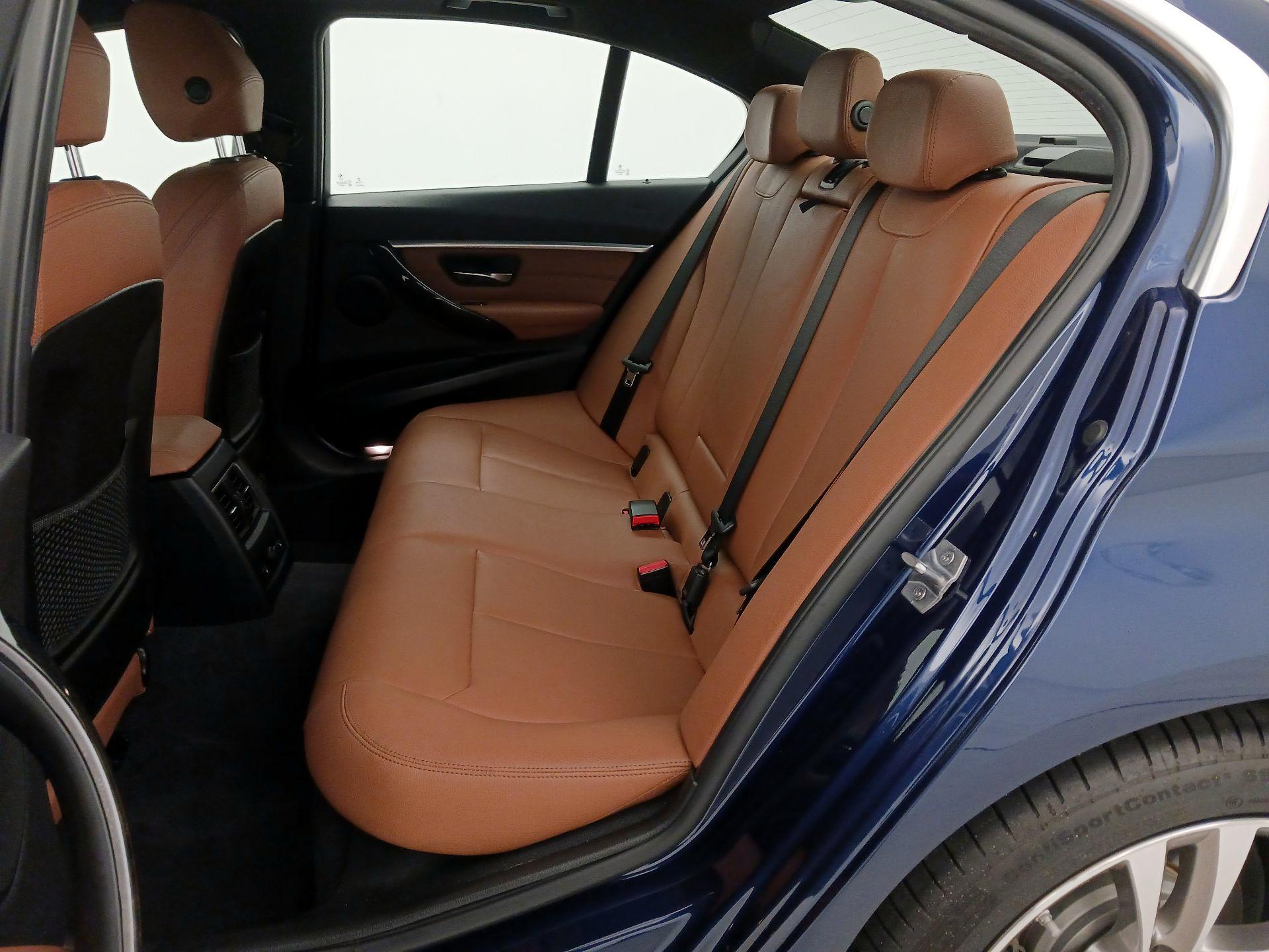 Thumbnail: 2017 BMW 3 Series - 20