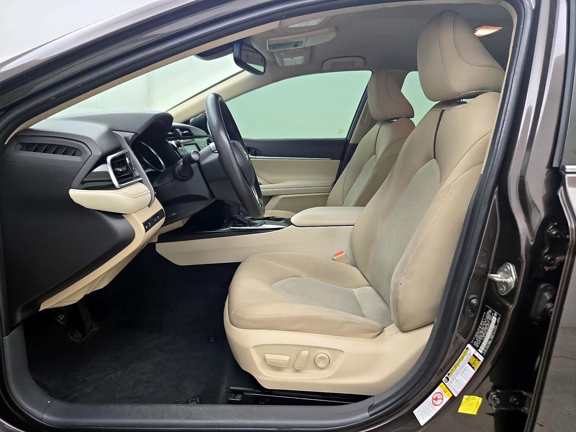 Thumbnail: 2018 Toyota Camry - 11