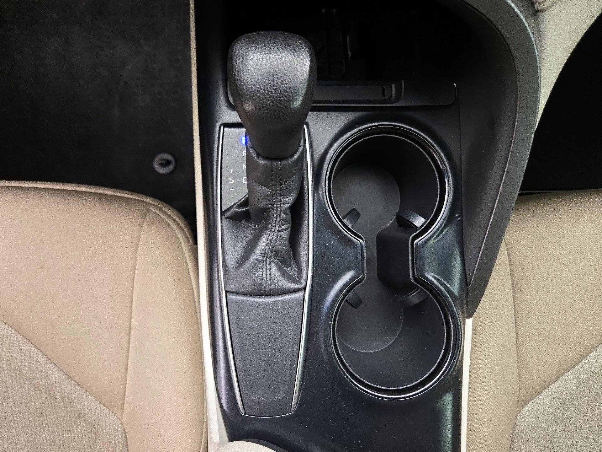 Thumbnail: 2018 Toyota Camry - 16