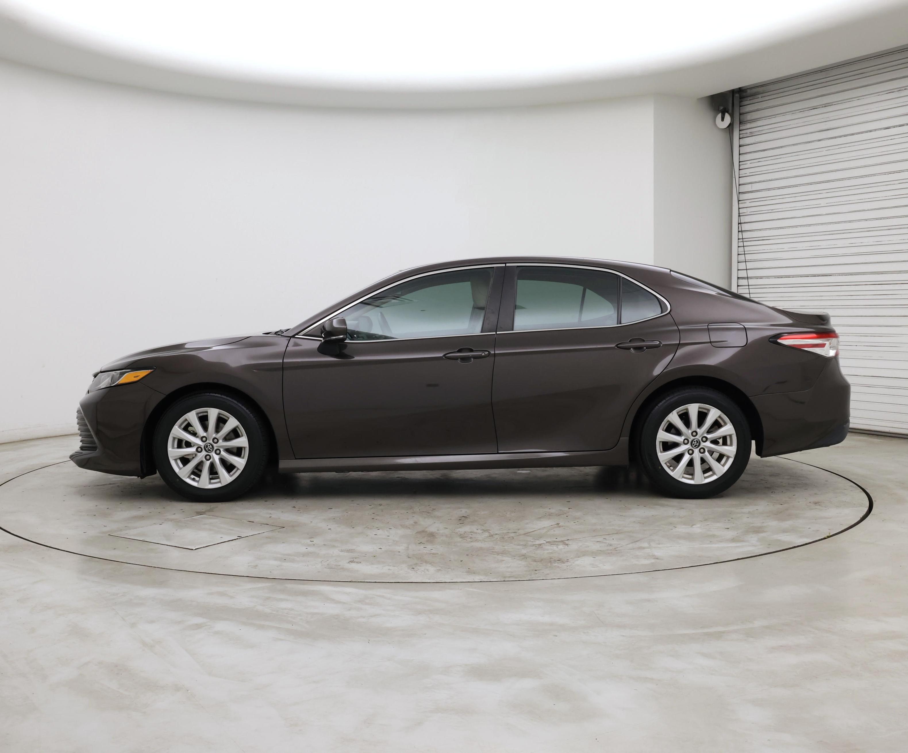 Thumbnail: 2018 Toyota Camry - 3