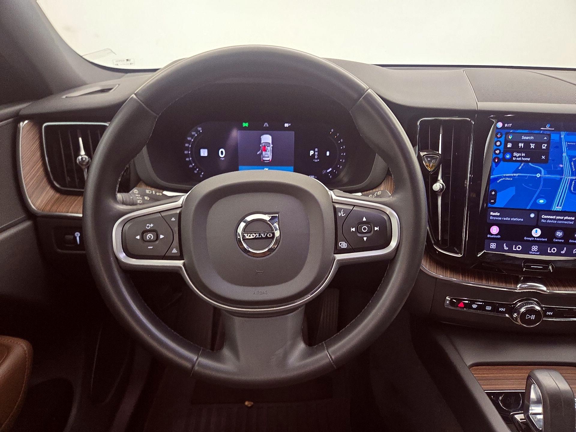 Thumbnail: 2022 Volvo XC60 - 10