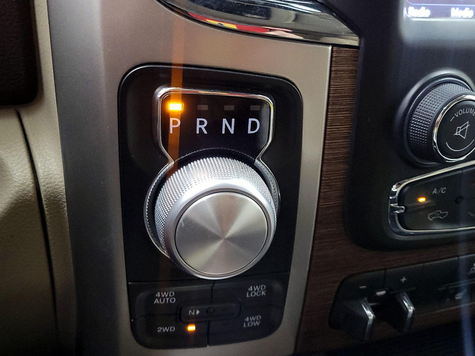 2018 RAM Ram 1500 Pickup Laramie - Photo 18