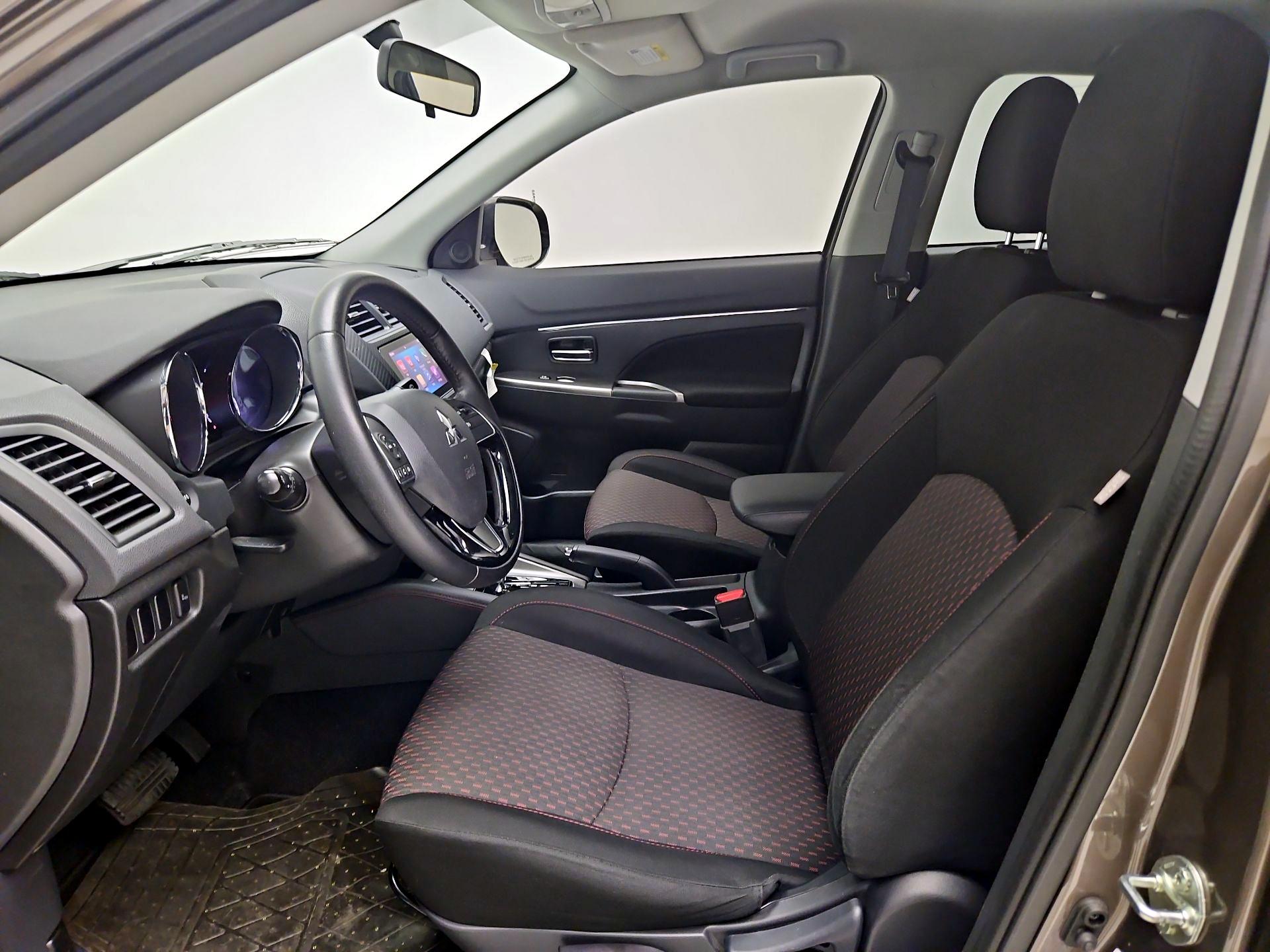 Thumbnail: 2019 Mitsubishi Outlander Sport - 11