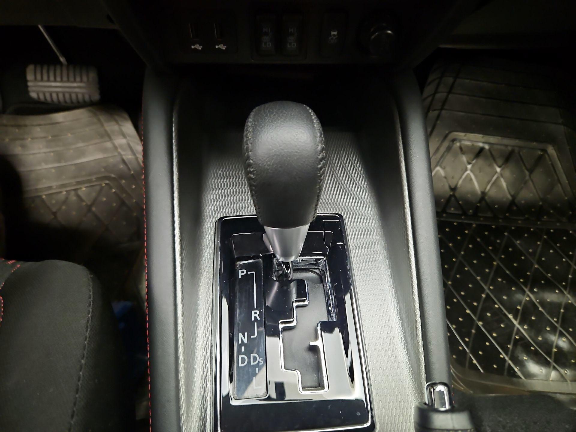 Thumbnail: 2019 Mitsubishi Outlander Sport - 17