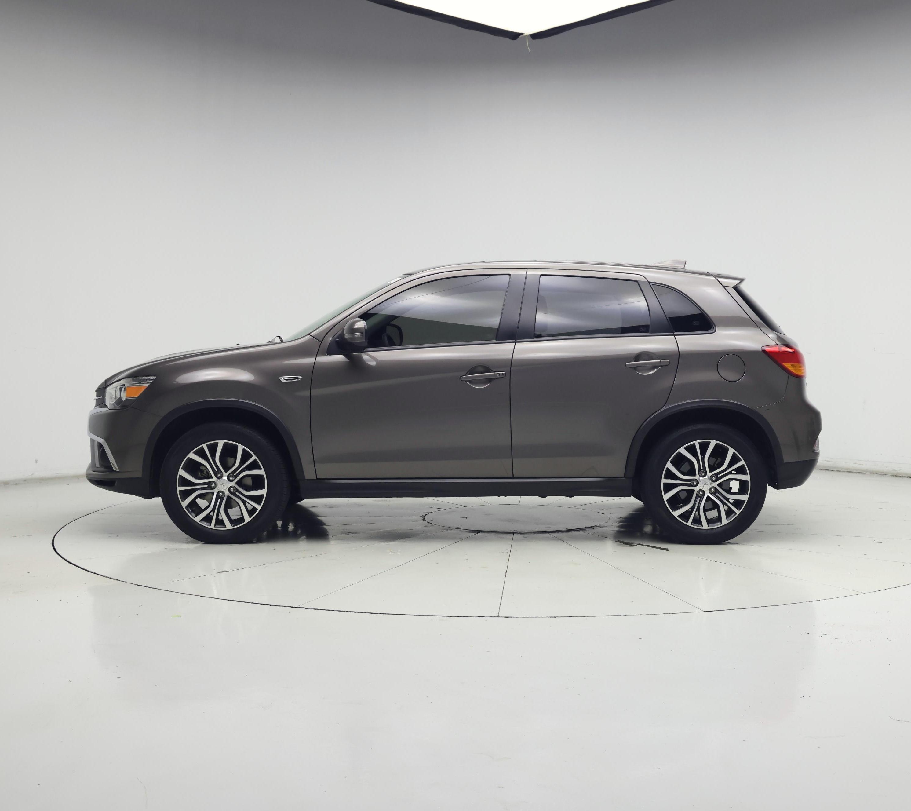 Thumbnail: 2019 Mitsubishi Outlander Sport - 3