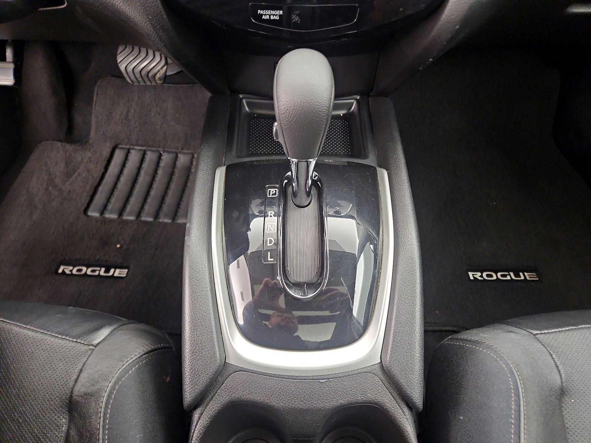 Thumbnail: 2015 Nissan Rogue - 17