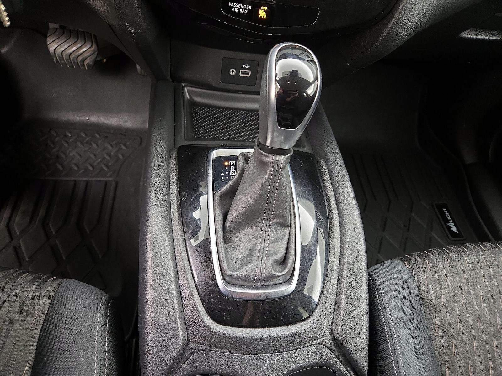 2019 Nissan Rogue S - Photo 18