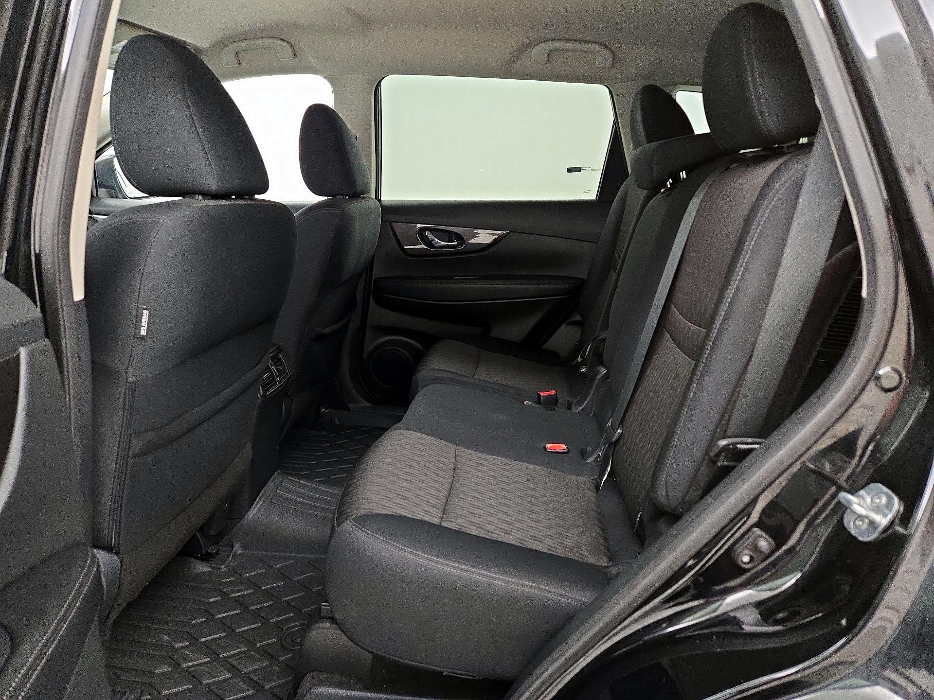 Thumbnail: 2019 Nissan Rogue - 19
