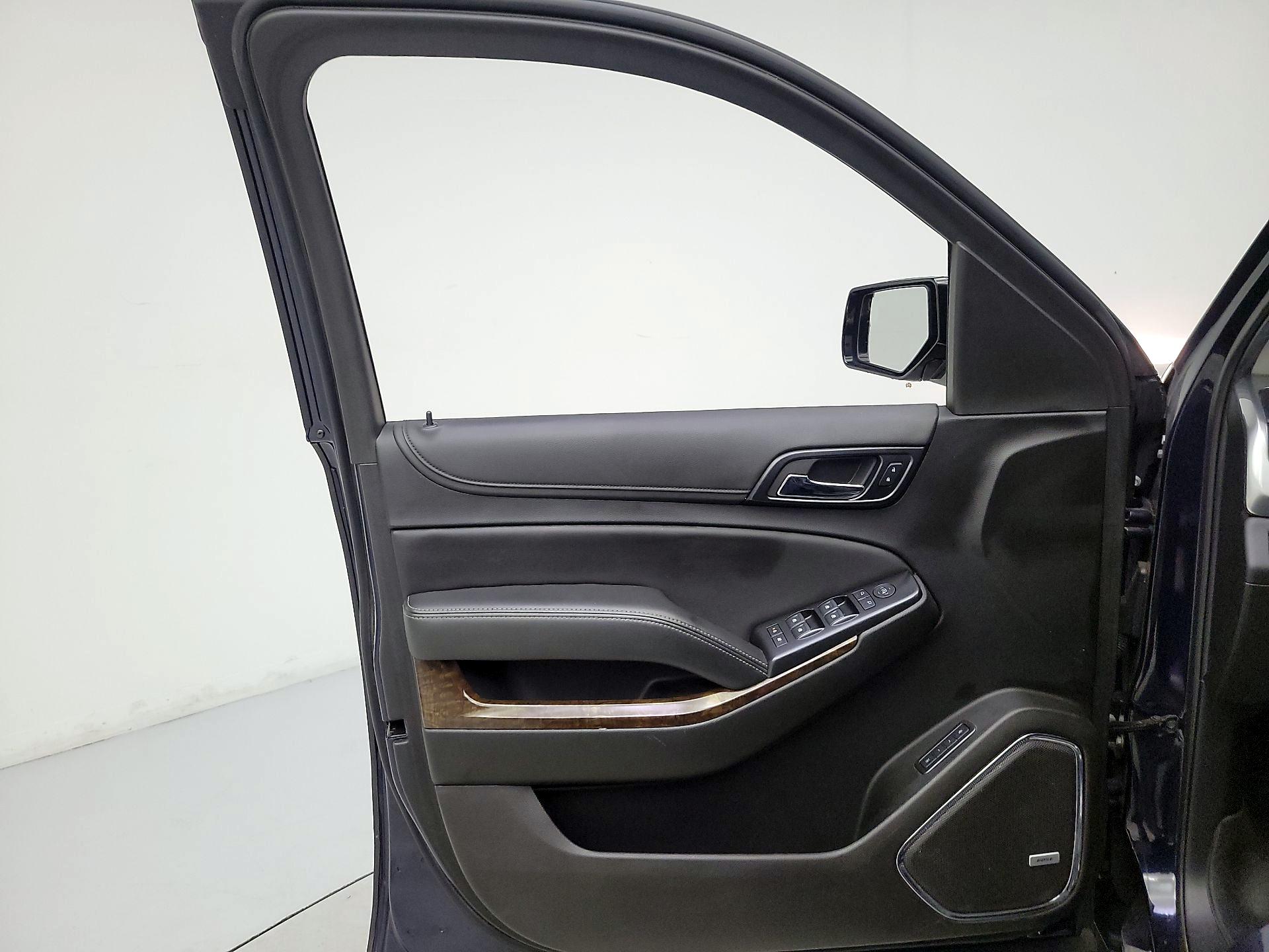 Thumbnail: 2020 Chevrolet Tahoe - 12