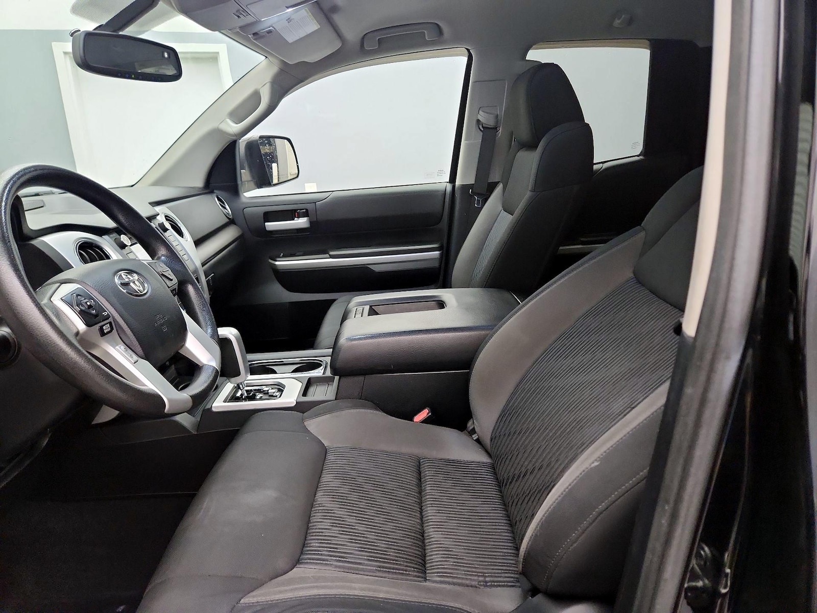Power Seat(s) & Side Airbags
