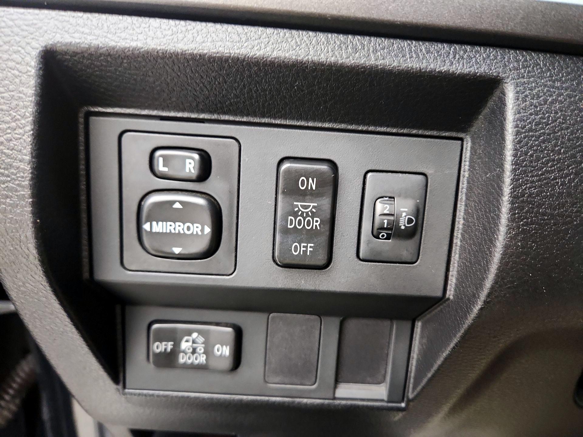 Thumbnail: 2014 Toyota Tundra - 13